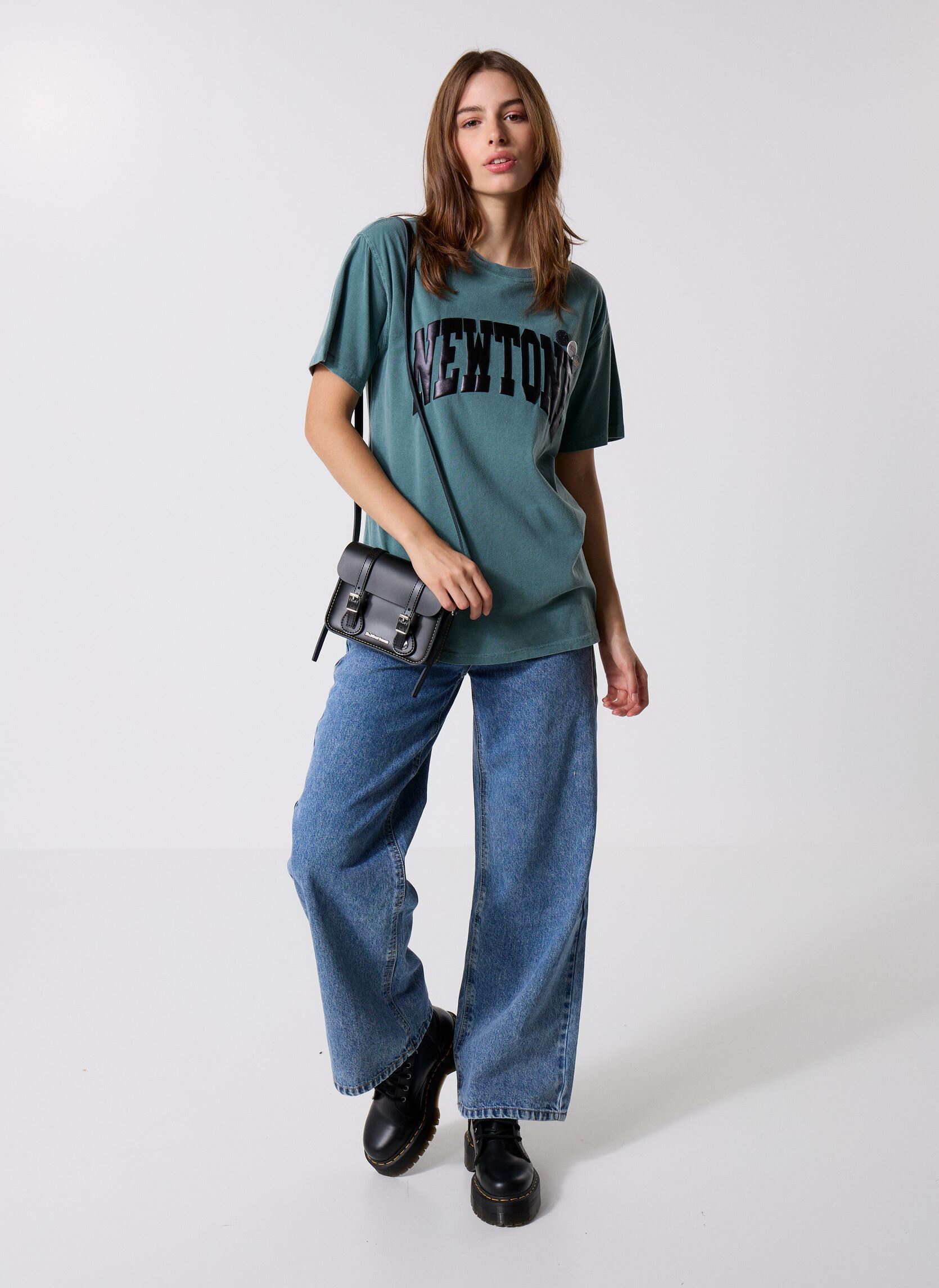 Tee-shirts manches courtes TSHIRT TRUCKER TONES femme vert Newtone Tee-shirts manches courtes TSHIRT TRUCKER TONES femme vert FOREST
