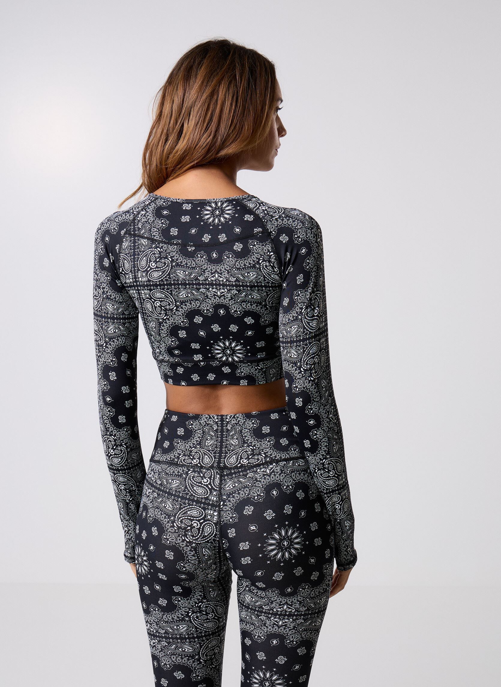 Tee-shirts manches longues Yoga Long Sleeve Top femme noir Arizona Love Tee-shirts manches longues Yoga Long Sleeve Top femme noir BLACK BANDANA