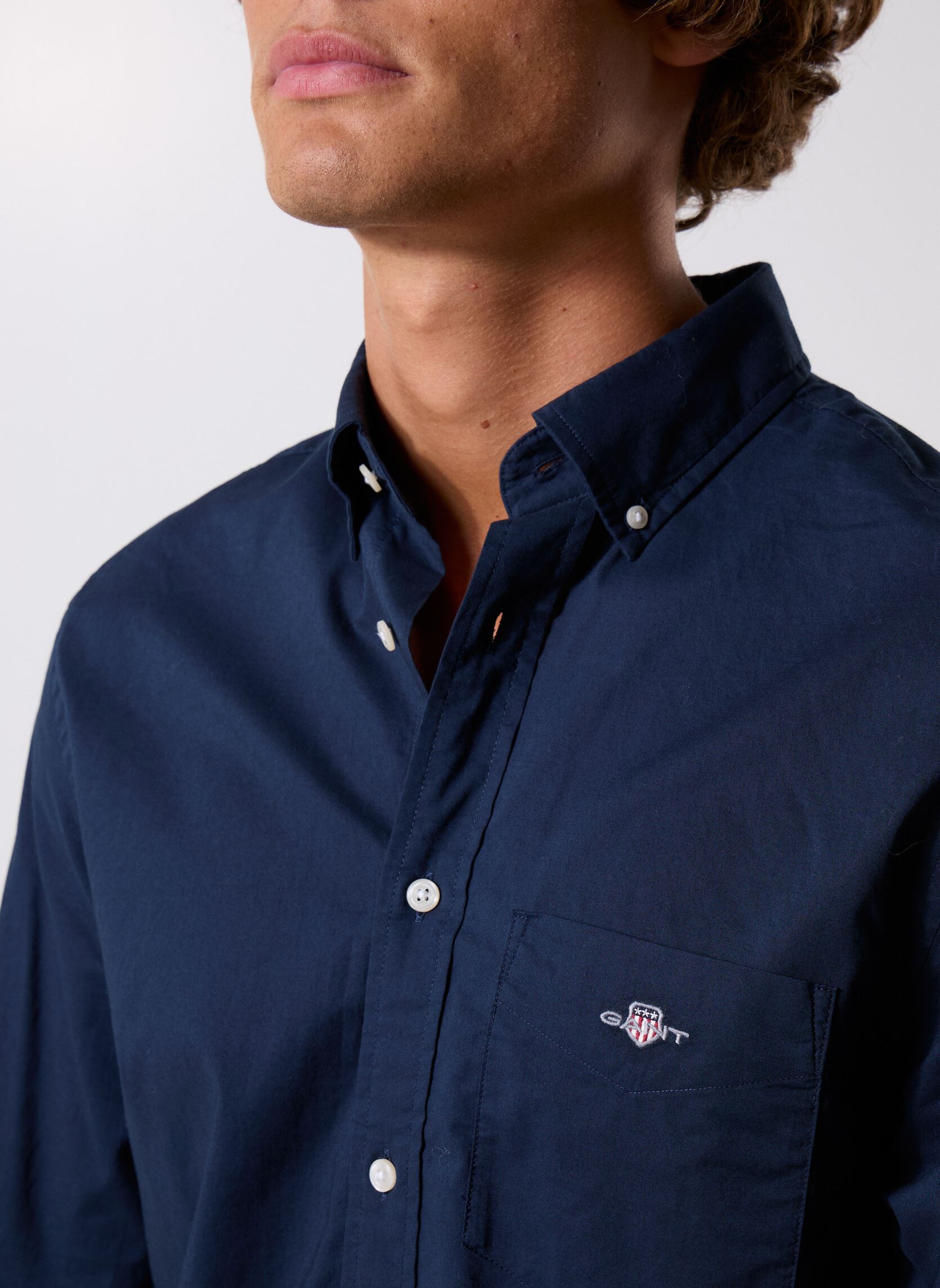 Hemden Reg Classic Poplin Shirt heren blauw GANT Hemden Reg Classic Poplin Shirt heren blauw Marine