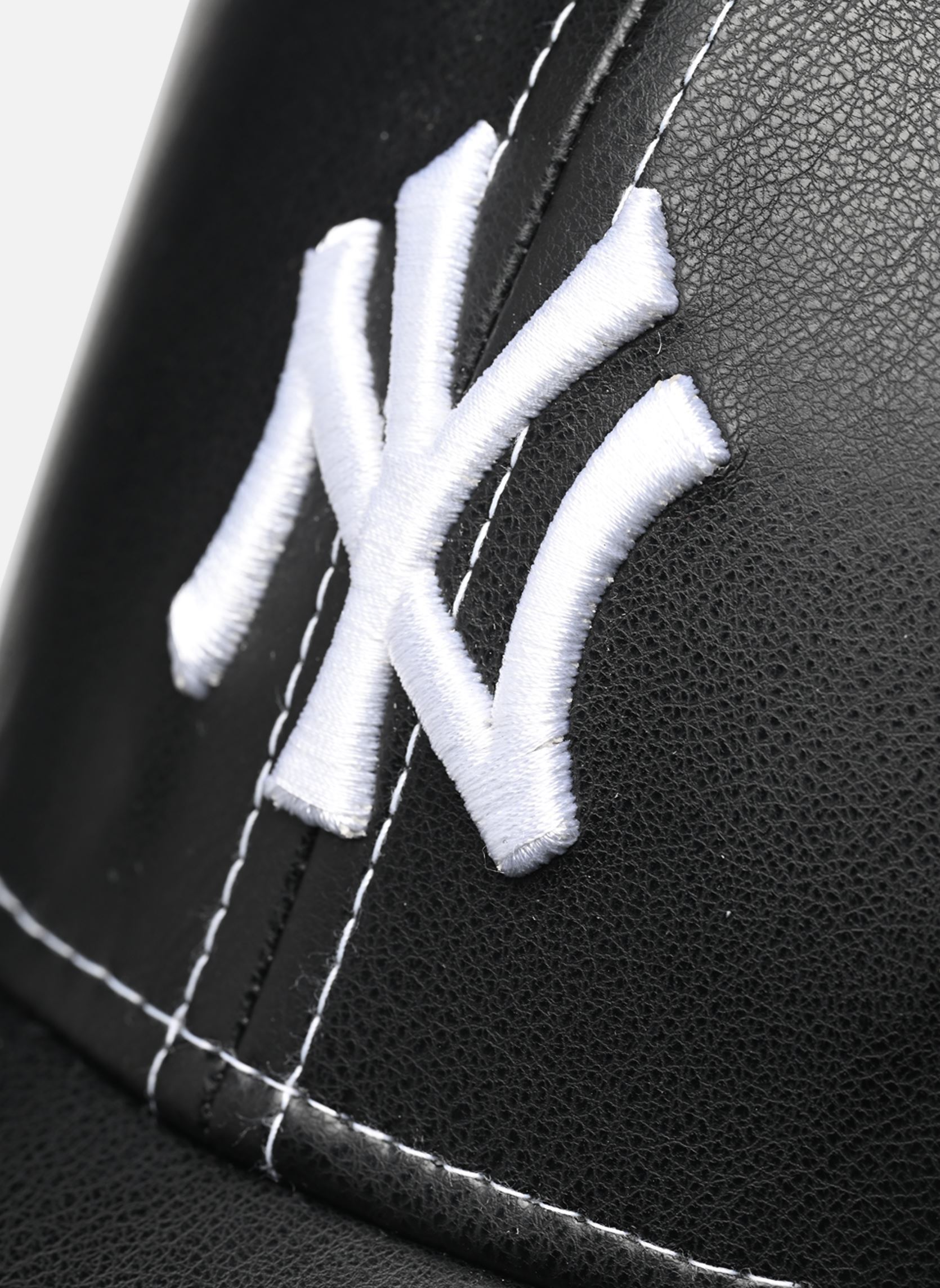Casquettes Female Topstitch Pu 9Forty® femme noir New Era Casquettes Female Topstitch Pu 9Forty® femme noir New York Yankees Blkwhi