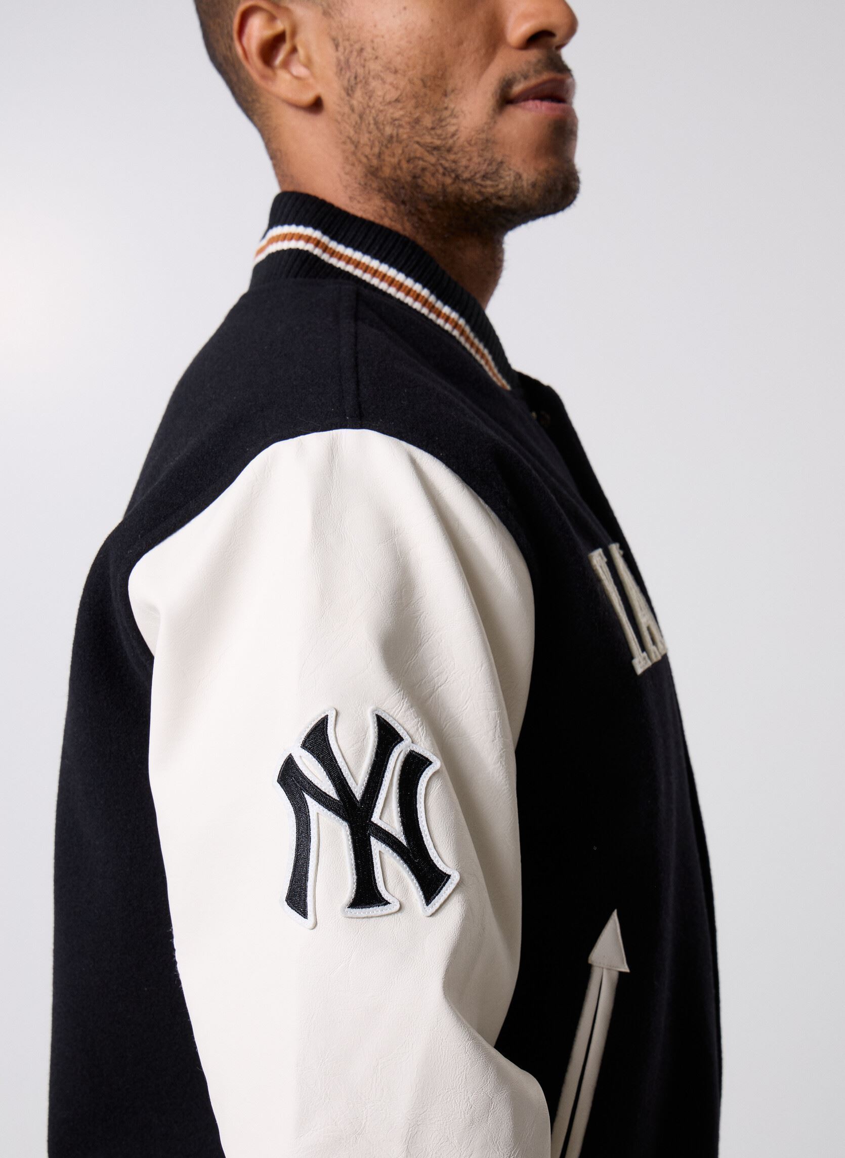 Bomberjacks Mlb Wrdmrk Varsity Jckt heren zwart New Era Bomberjacks Mlb Wrdmrk Varsity Jckt heren zwart New York Yankees Blk