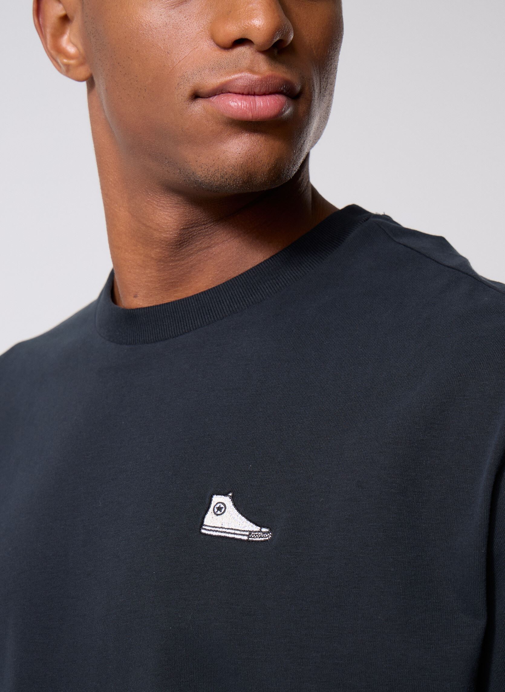 T-shirts met korte mouwen Sneaker Patch Tee heren zwart Converse T-shirts met korte mouwen Sneaker Patch Tee heren zwart Black Black