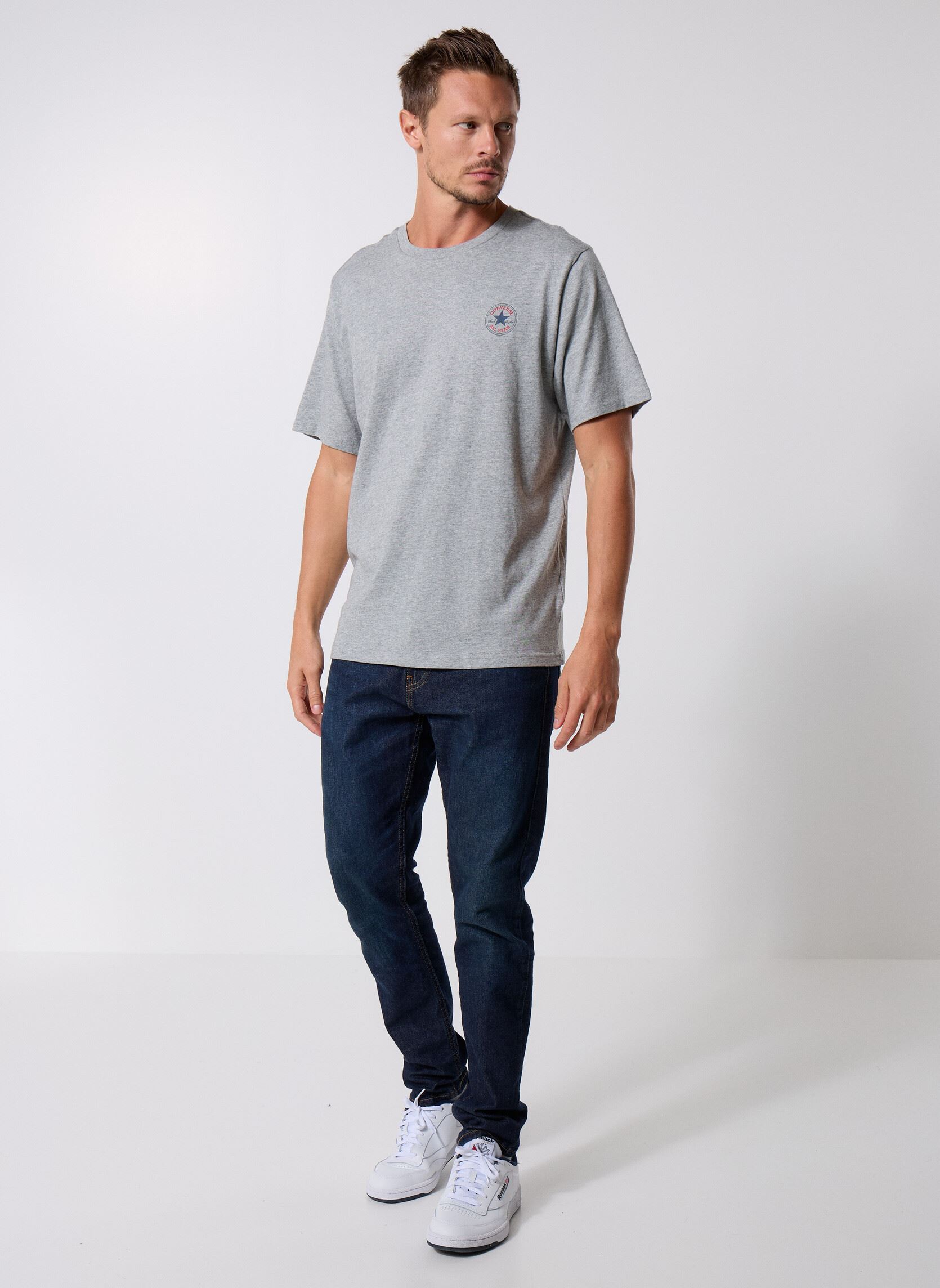 T-shirts met korte mouwen Core Chuck Patch Tee heren grijs Converse T-shirts met korte mouwen Core Chuck Patch Tee heren grijs Vintage Grey Heather Grey