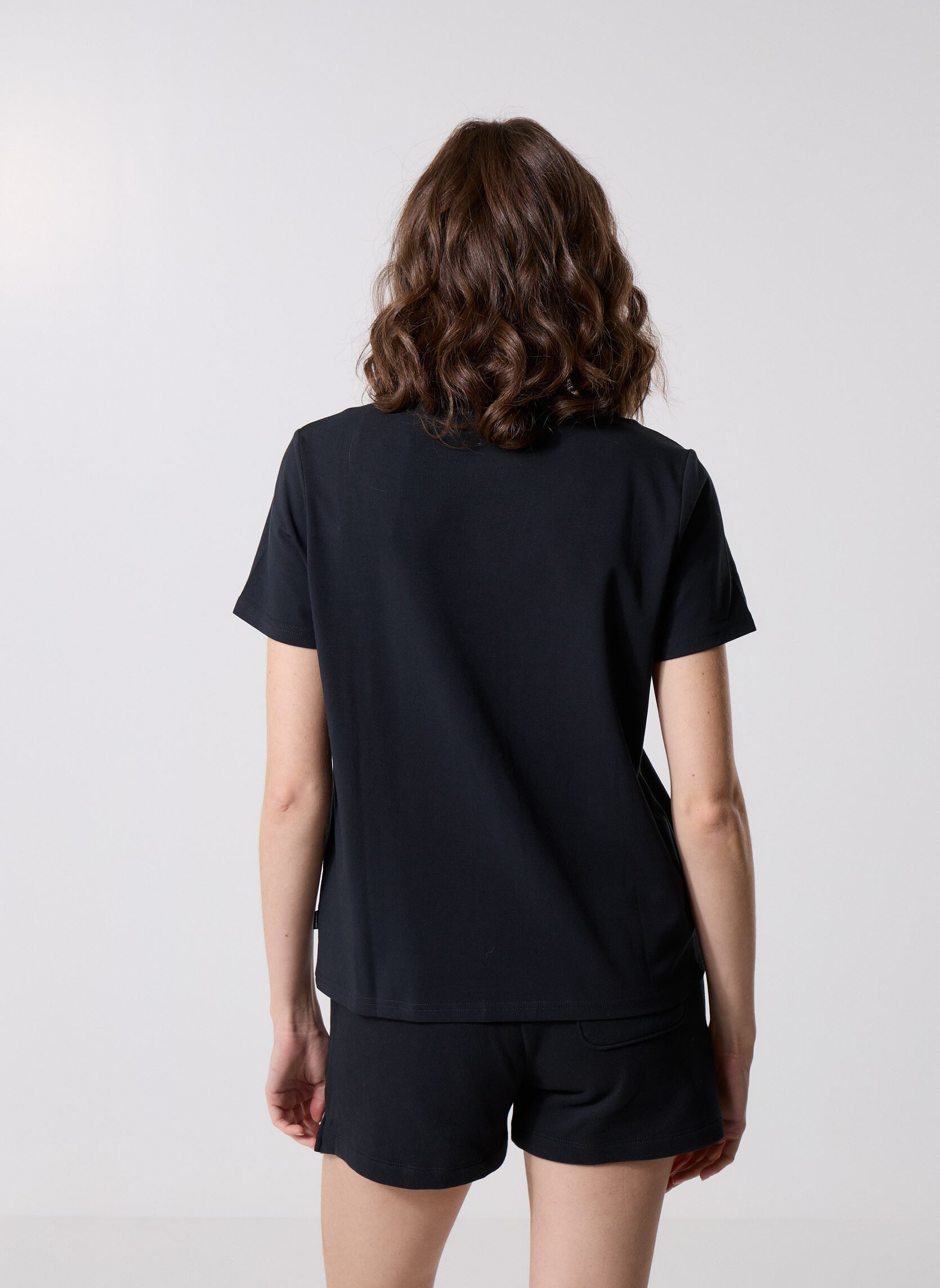 Tee-shirts manches courtes Core Chuck Patch Tee femme noir Converse Tee-shirts manches courtes Core Chuck Patch Tee femme noir Black Black