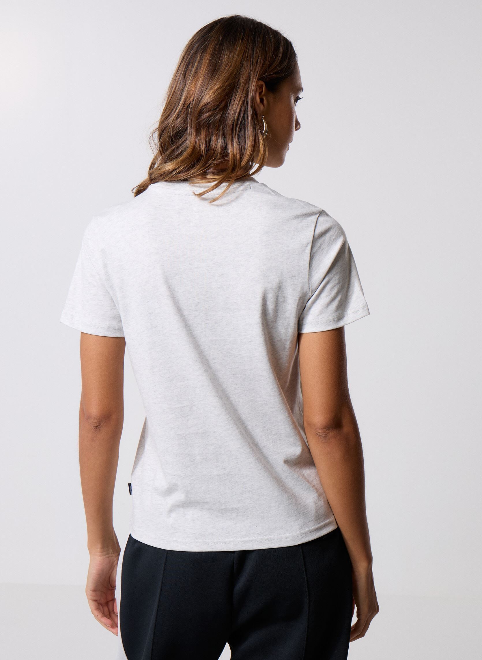 Tee-shirts manches courtes Chuck Patch Tee femme gris Converse Tee-shirts manches courtes Chuck Patch Tee femme gris Lt Grey Heather Grey