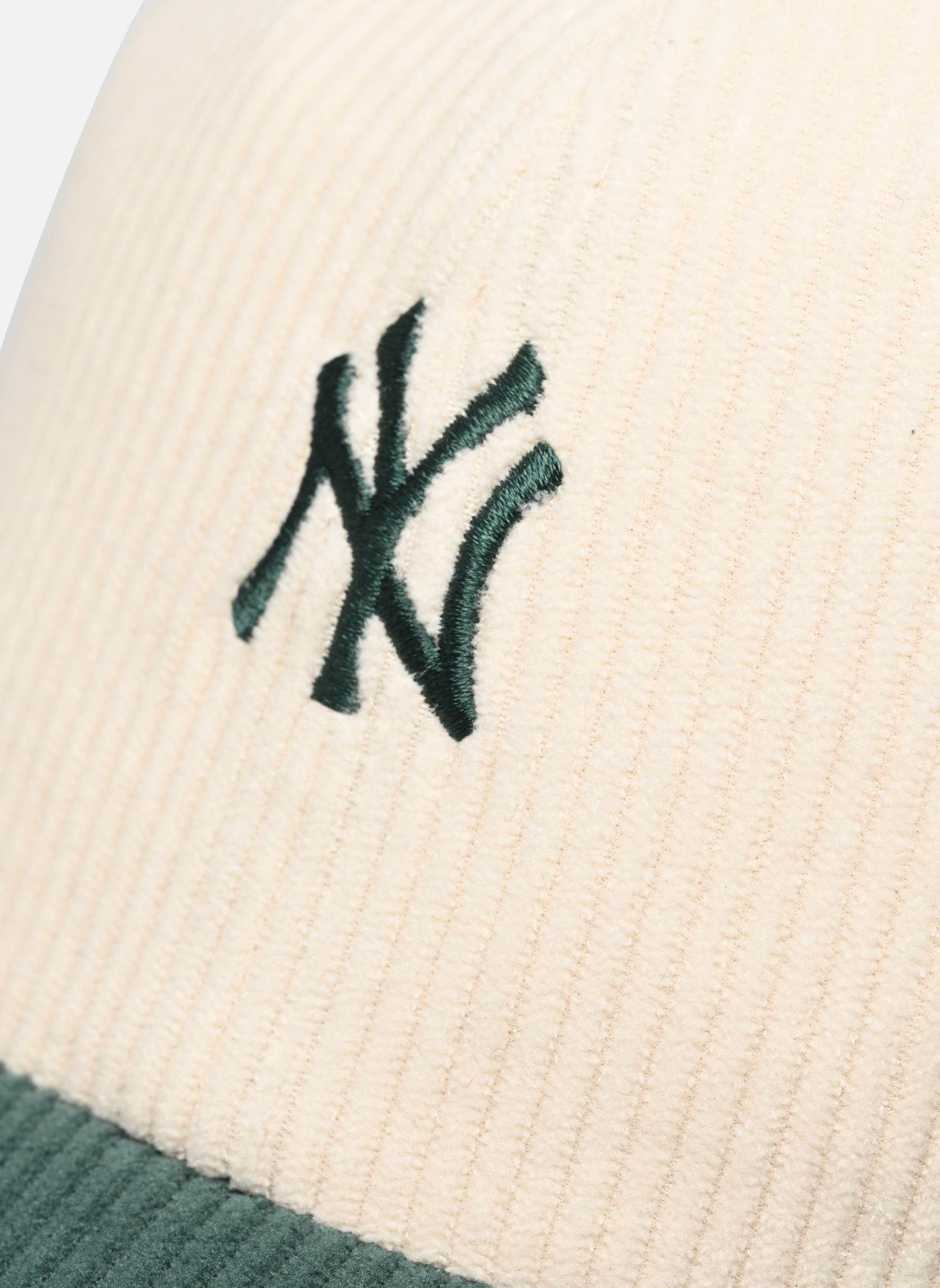 Casquettes 47 CAP MLB NEWYORK YANKEES CORD BASRUNER blanc 47 BRAND Casquettes 47 CAP MLB NEWYORK YANKEES CORD BASRUNER blanc NATURAL