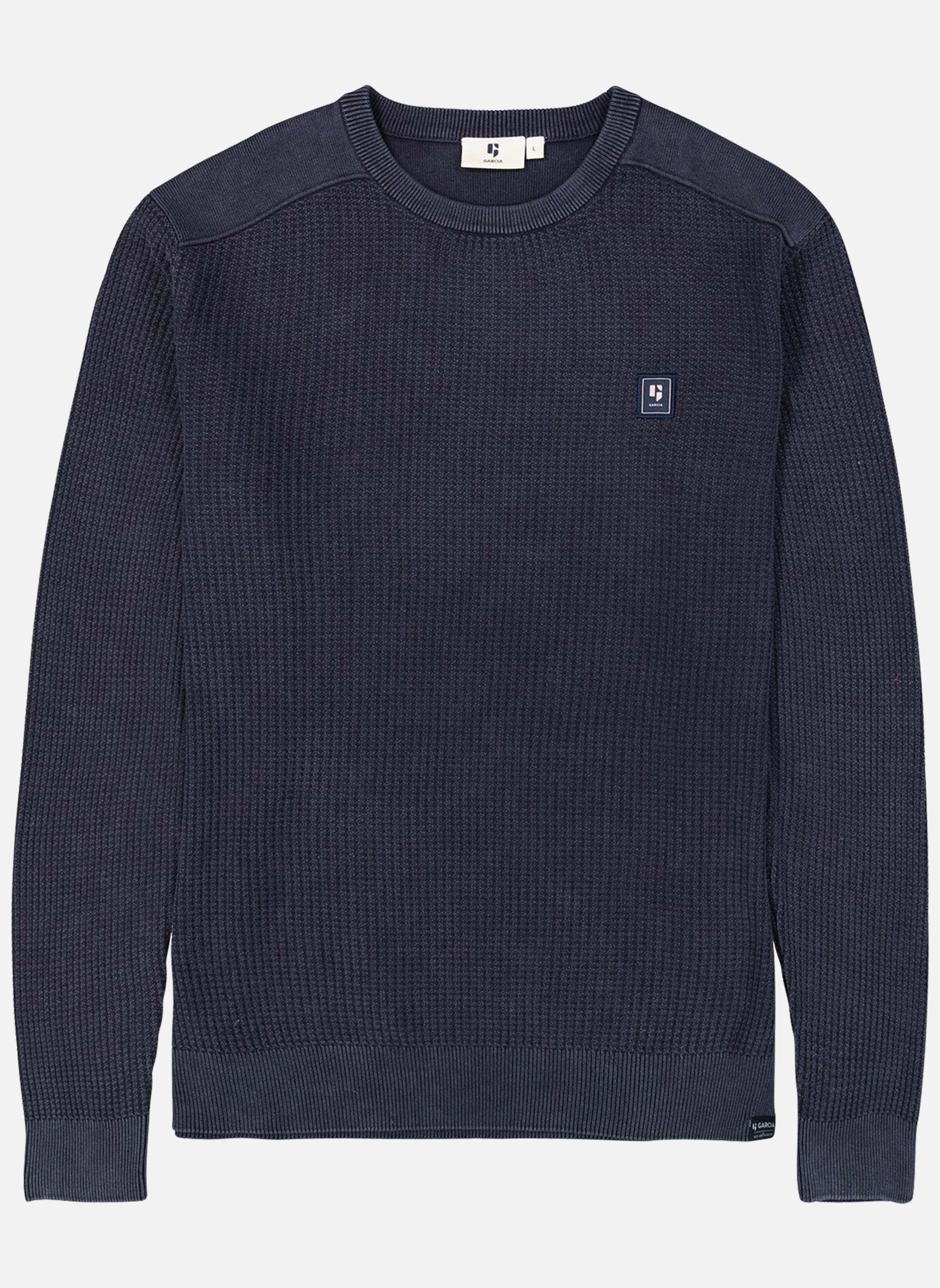 Pulls Pull en coton marine uni en maille tricotée avec patch de la marque homme bleu Garcia Pulls Pull en coton marine uni en maille tricotée avec patch de la marque homme bleu navy_blue