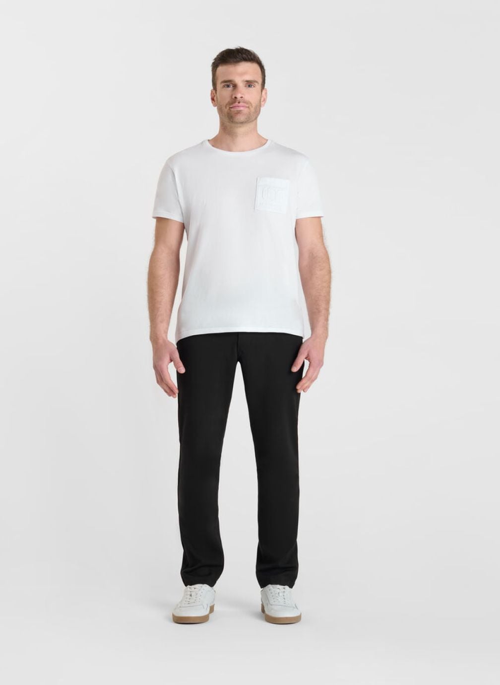 Pantalons droits Pantalon jogpant MALO Black homme noir Le temps des cerises Pantalons droits Pantalon jogpant MALO Black homme noir Noir