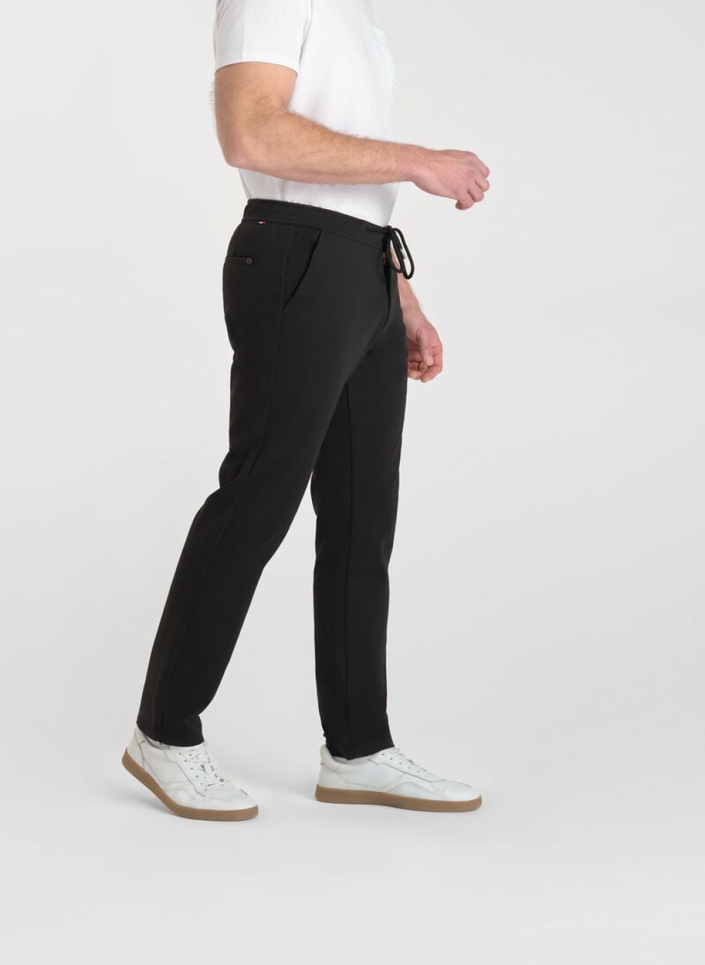 Pantalons droits Pantalon jogpant MALO Black homme noir Le temps des cerises Pantalons droits Pantalon jogpant MALO Black homme noir Noir