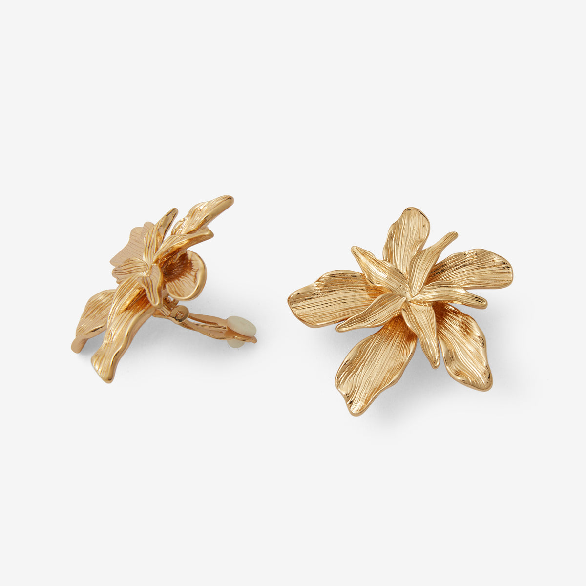 Ancienne paire de boucles d'oreilles clip, Christian Lacroix, en métal doré