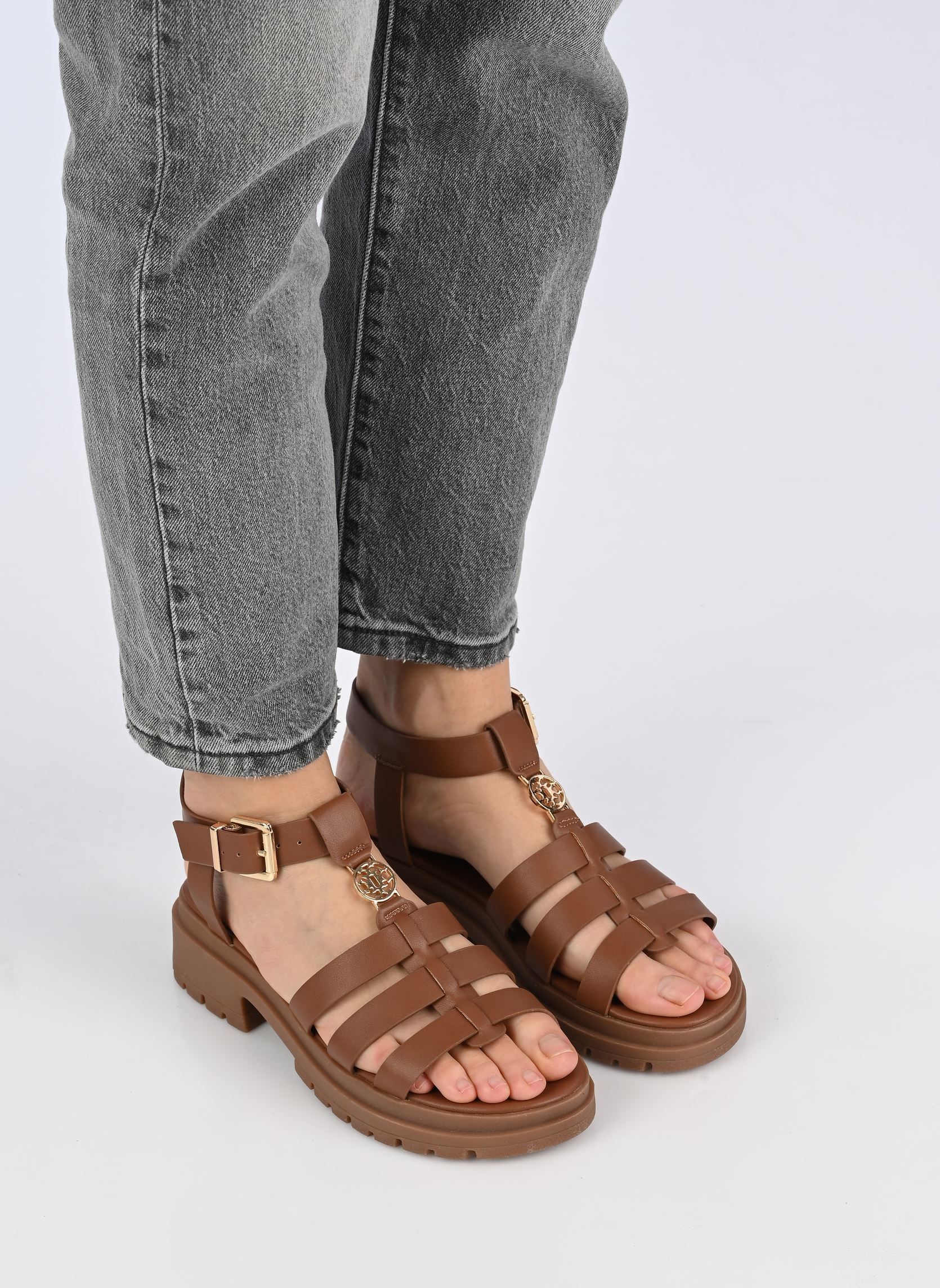Sandales compensées et plateformes Sandale GANKASO femme marron MADE BY Sandales compensées et plateformes Sandale GANKASO femme marron Cognac