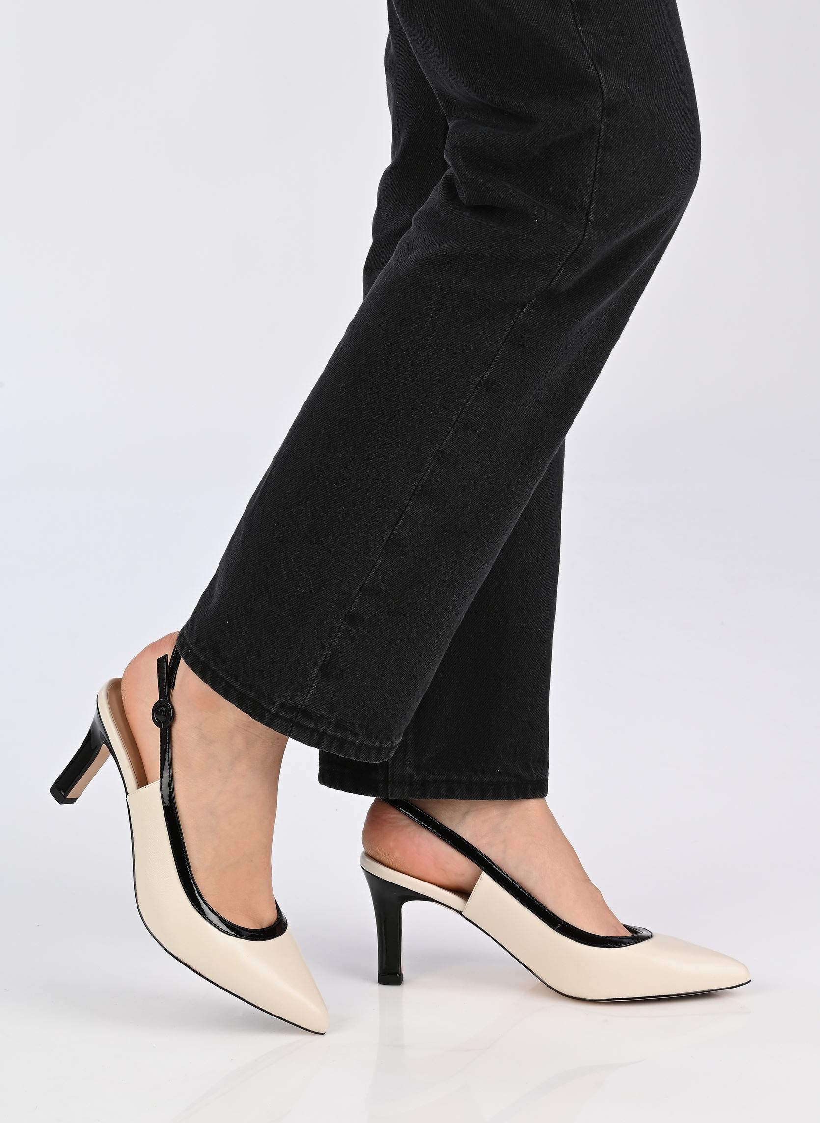 Slingback pumps 9-79640-44 dames wit Peter Kaiser Slingback pumps 9-79640-44 dames wit OFFWHITE/BLACK