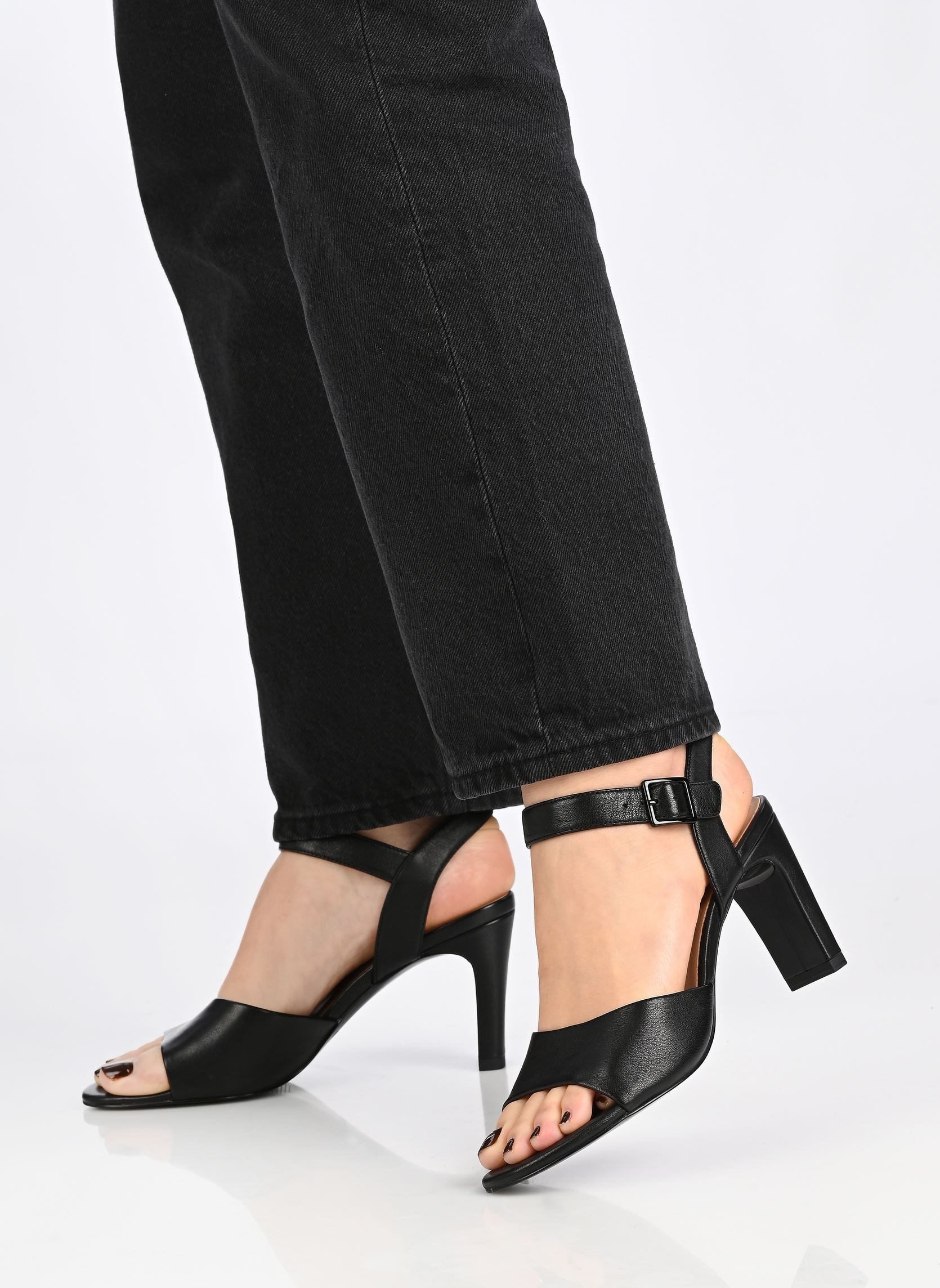 Sandales 9-78342-44 femme noir Peter Kaiser Sandales 9-78342-44 femme noir BLACK NAPPA