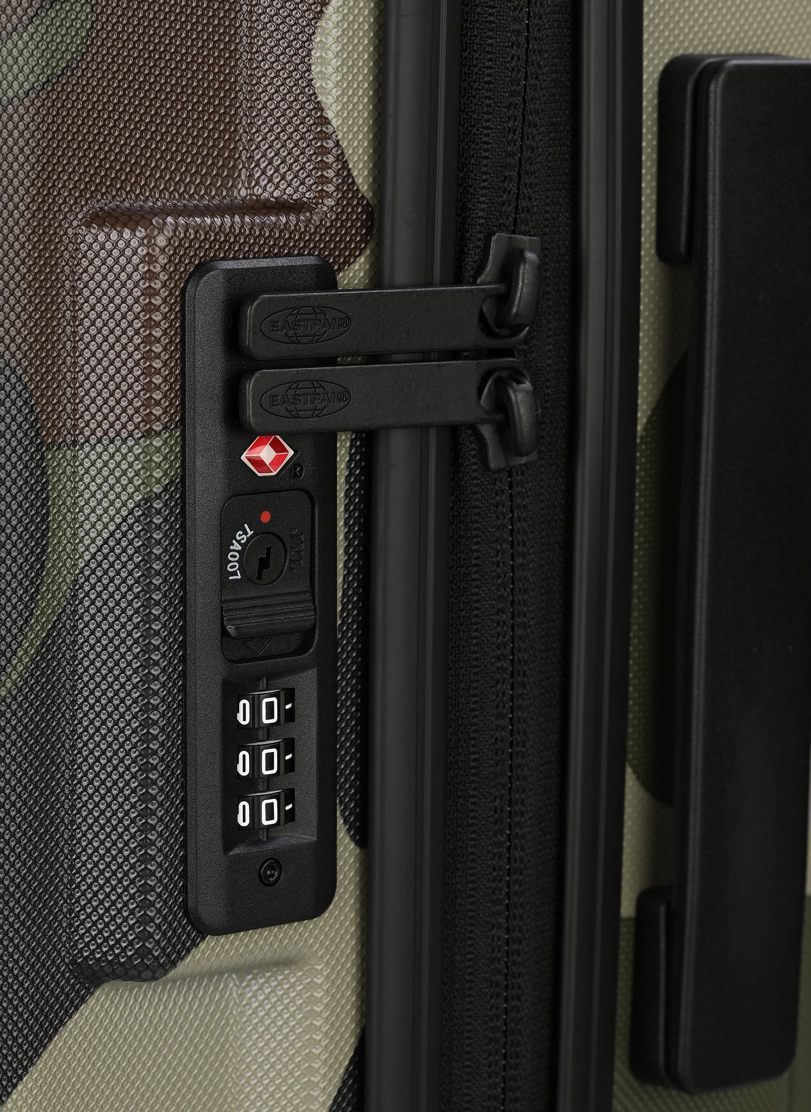 Valises Resist'r Zip Cabin vert Eastpak Valises Resist'r Zip Cabin vert Camo