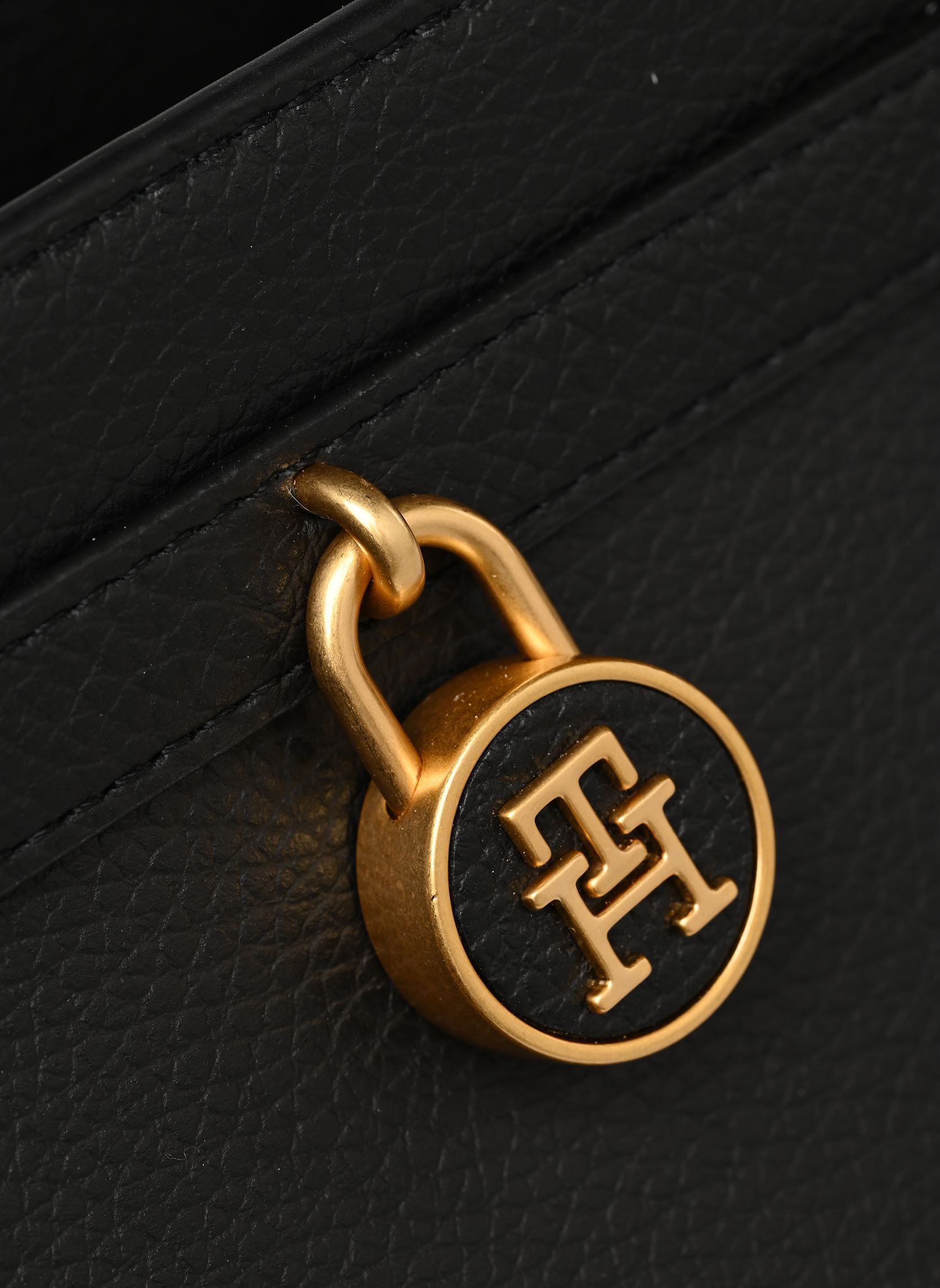 Sacs à main AMERICAN ICON TOTE LEATHER femme noir Tommy Hilfiger Sacs à main AMERICAN ICON TOTE LEATHER femme noir BLACK
