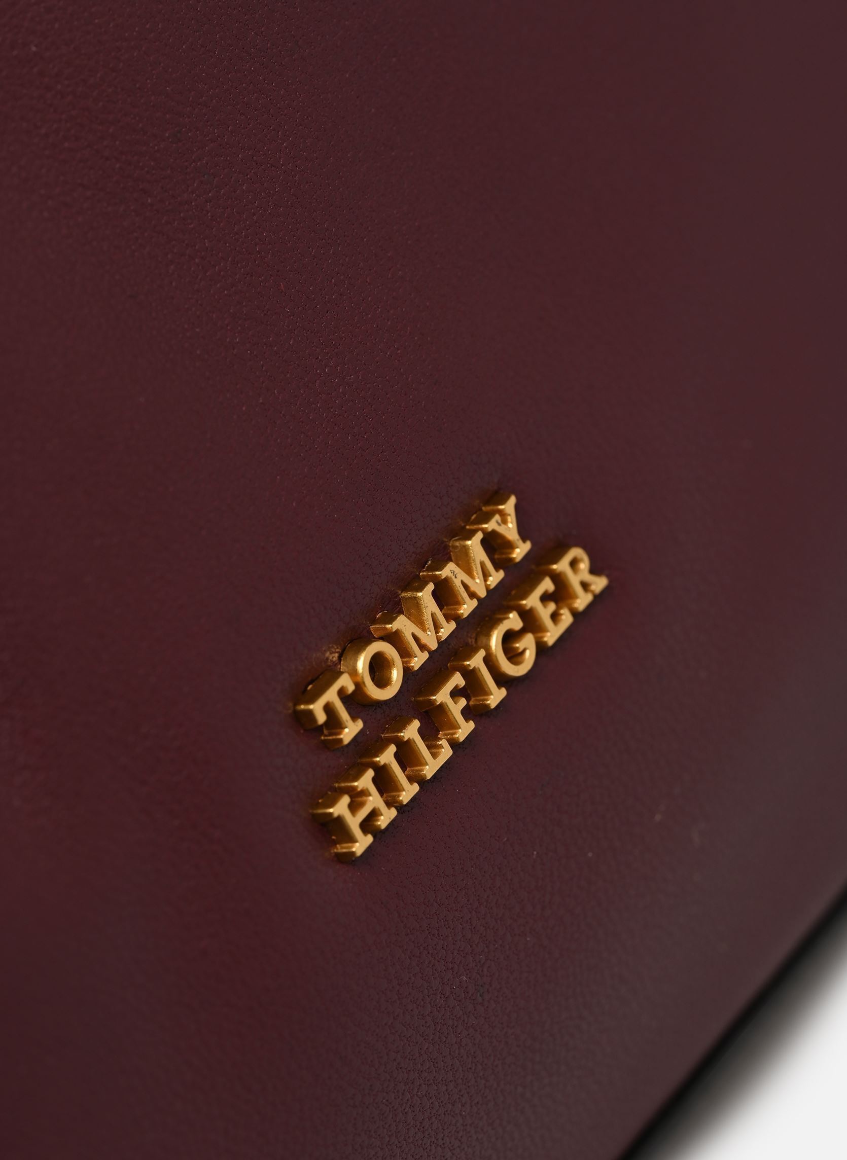 Schoudertassen SOFT LEATHER SHOULDER BAG dames bordeaux Tommy Hilfiger Schoudertassen SOFT LEATHER SHOULDER BAG dames bordeaux MARZEMINO