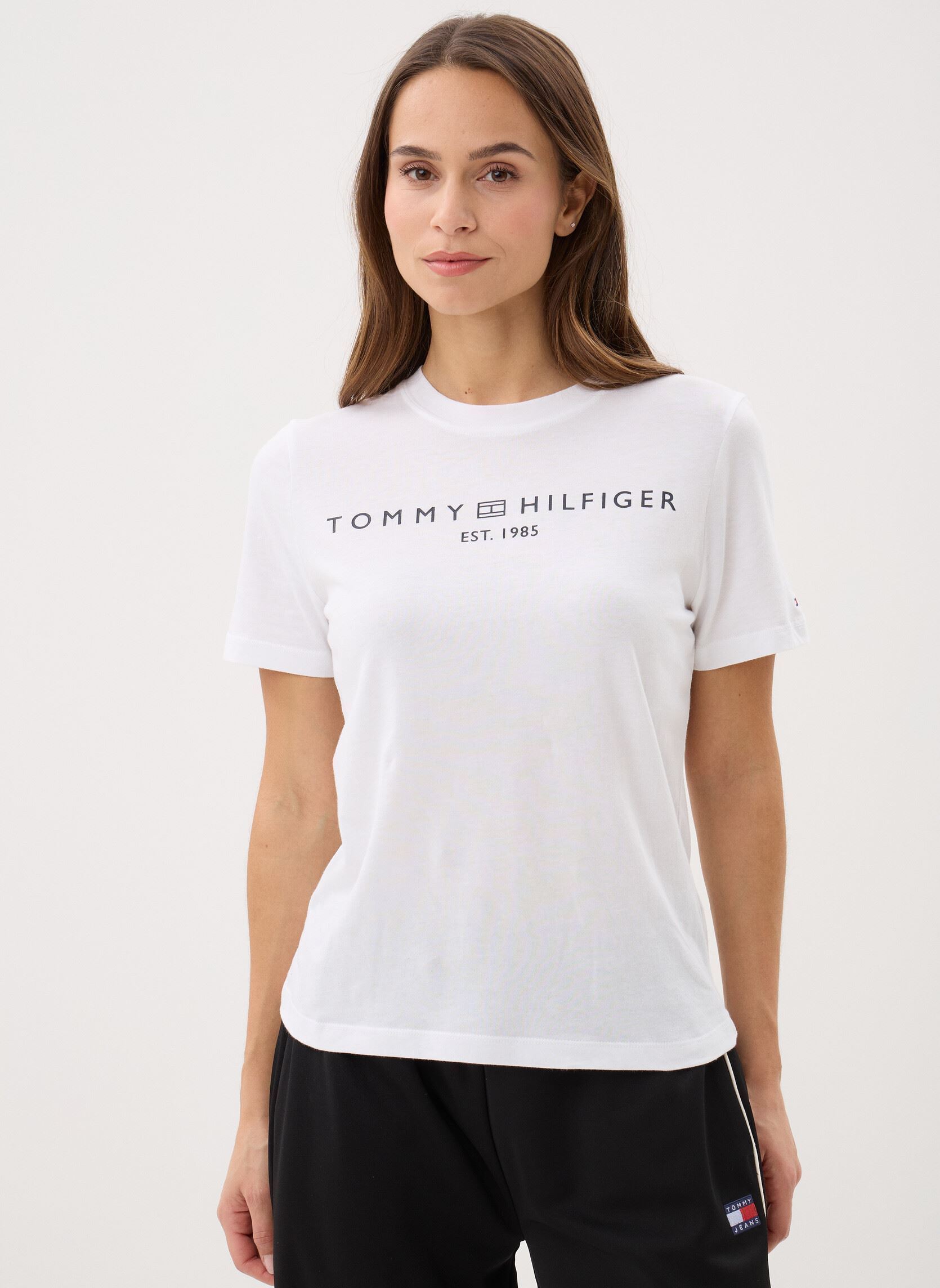 T-shirts met korte mouwen Reg Corp Logo C-Nk S dames wit Tommy Hilfiger T-shirts met korte mouwen Reg Corp Logo C-Nk S dames wit TH OPTIC WHITE
