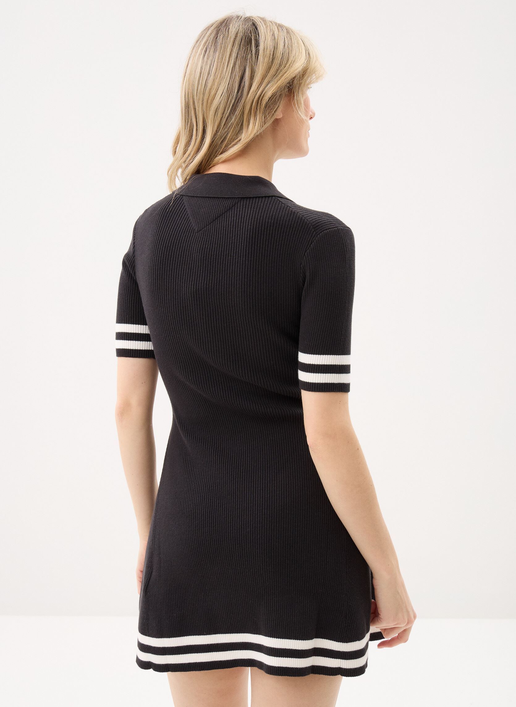 Jurken Tjw F&F Sweater Polo dames zwart Tommy Jeans Jurken Tjw F&F Sweater Polo dames zwart BLACK
