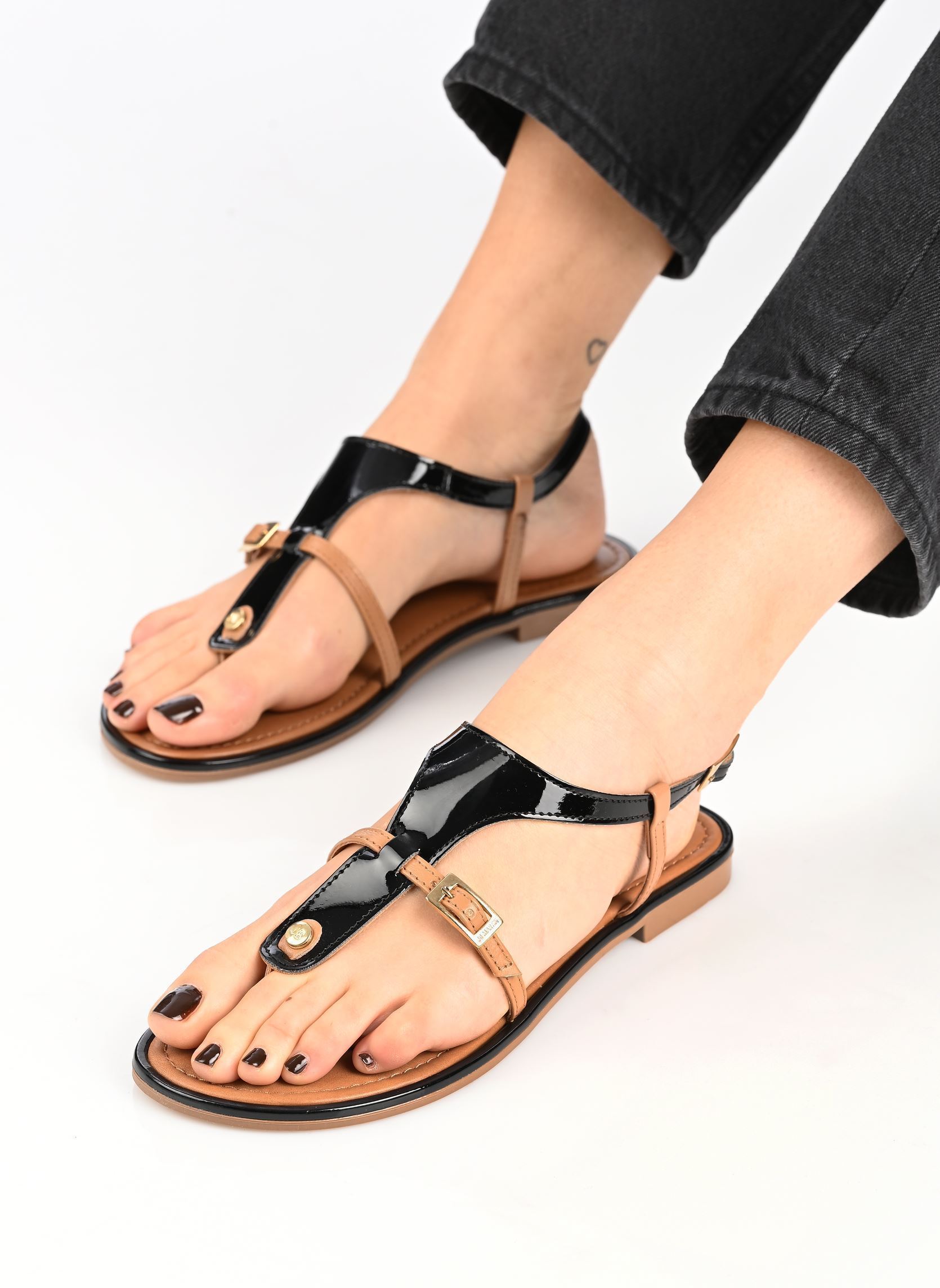 Flache Sandalen DUMELIA damen schwarz JB Martin Flache Sandalen DUMELIA damen schwarz VERNIS NOIR / NAPPA CAMEL