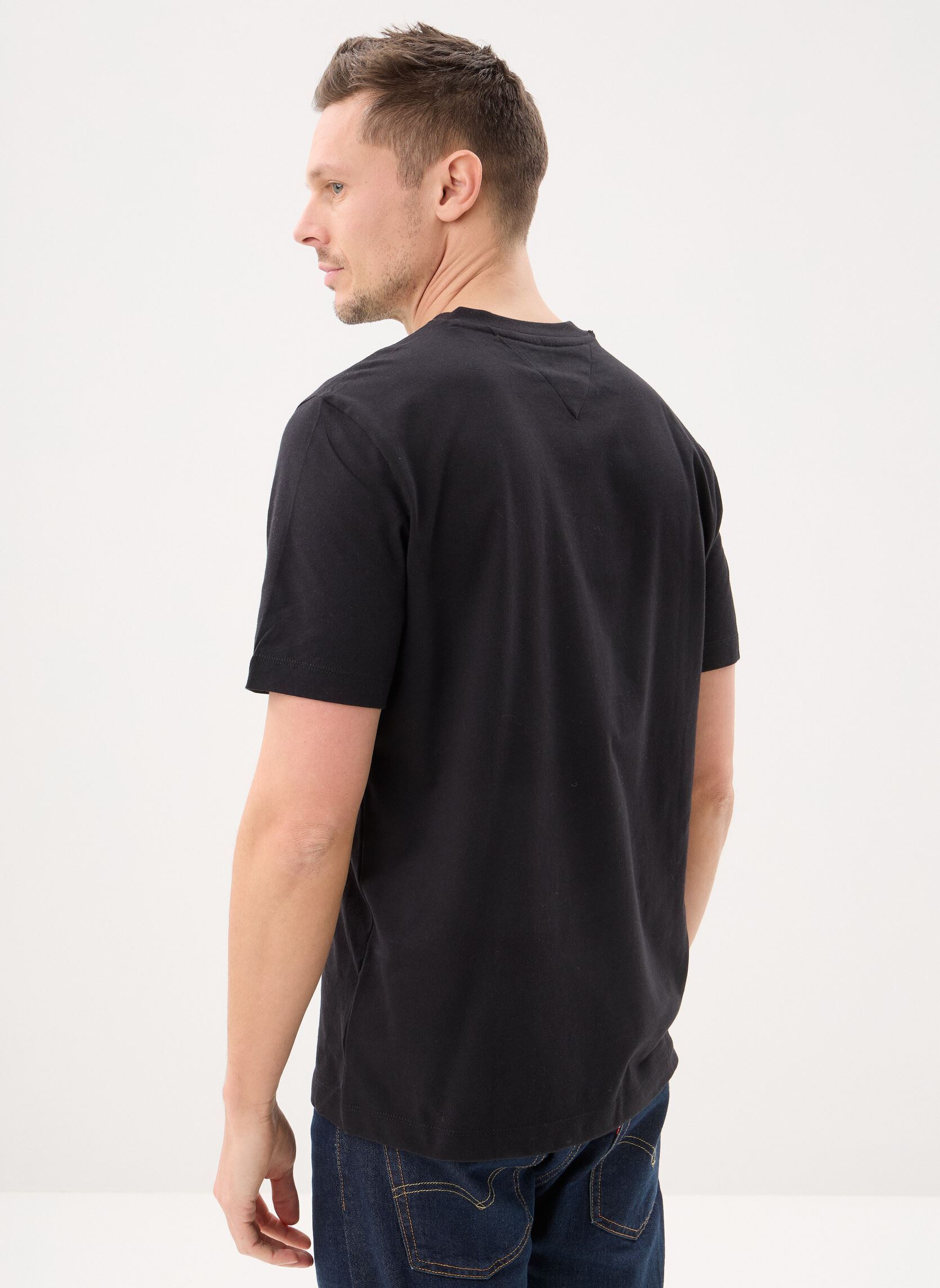 Tee-shirts manches courtes Essential V-Neck Tee homme noir Tommy Hilfiger Tee-shirts manches courtes Essential V-Neck Tee homme noir BLACK