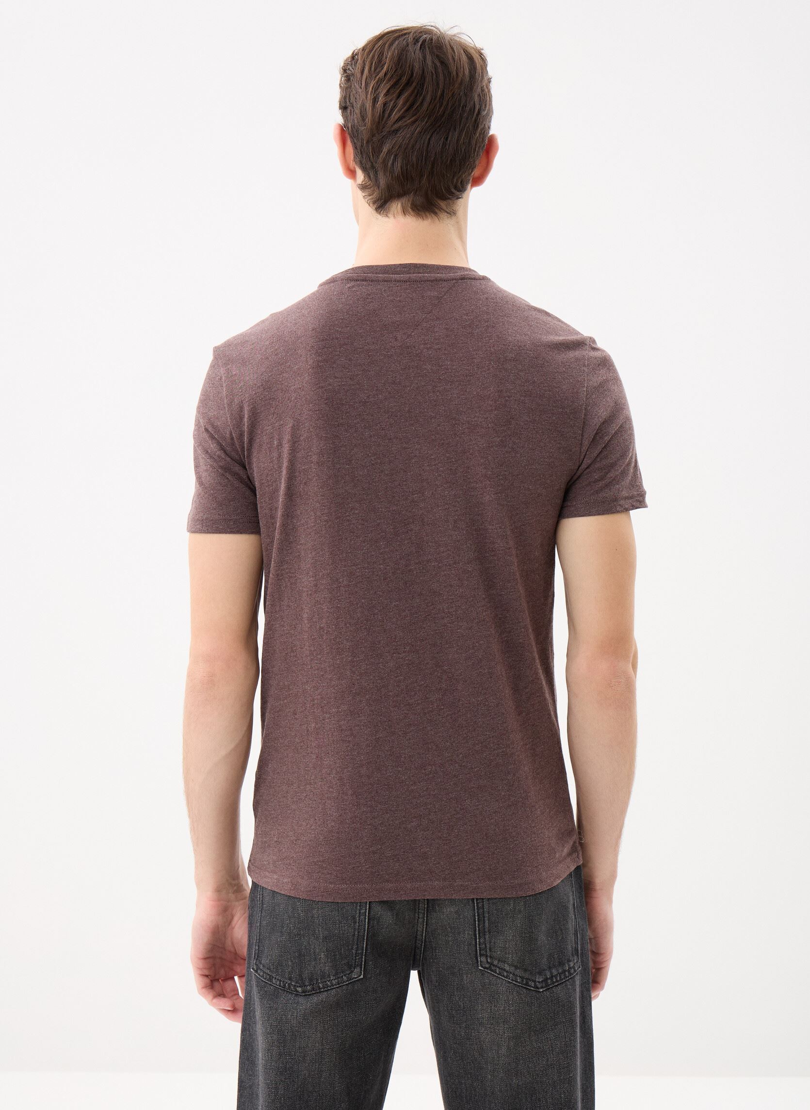 T-shirts met korte mouwen Tjm Xslim Jaspe Htr heren bruin Tommy Jeans T-shirts met korte mouwen Tjm Xslim Jaspe Htr heren bruin BLACK WALNUT HTR
