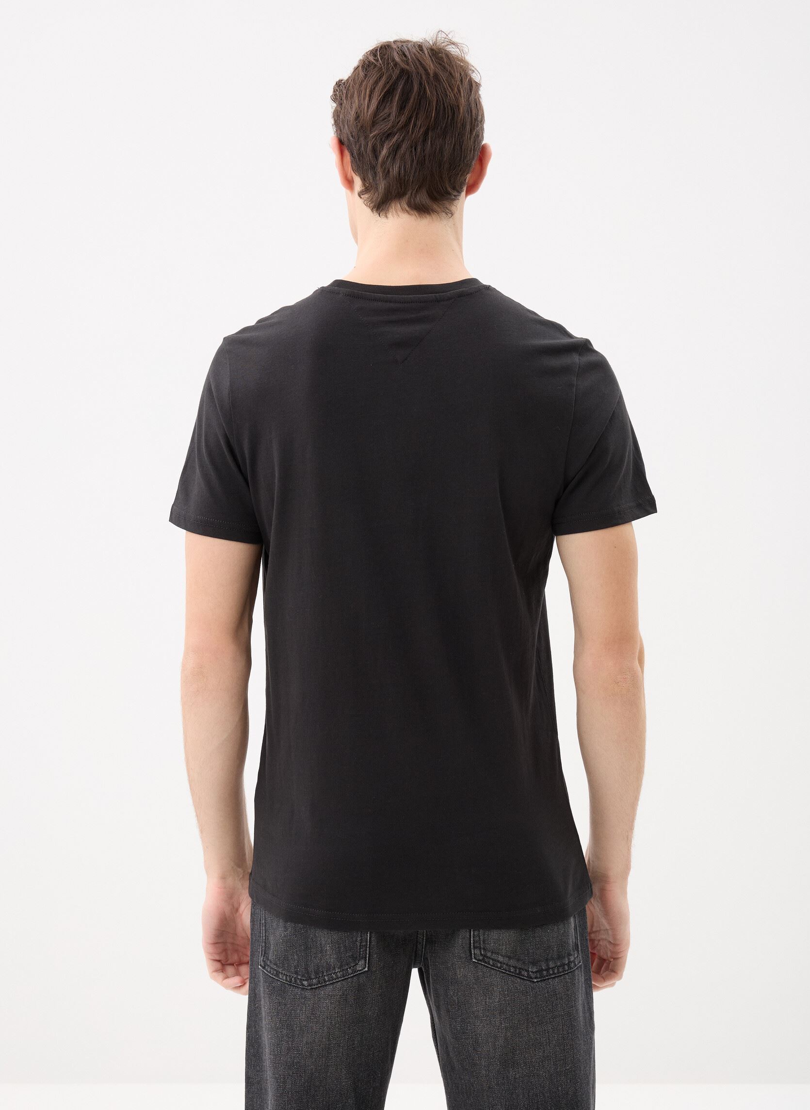 T-shirts met korte mouwen Tjm Slim Essential F heren zwart Tommy Jeans T-shirts met korte mouwen Tjm Slim Essential F heren zwart BLACK