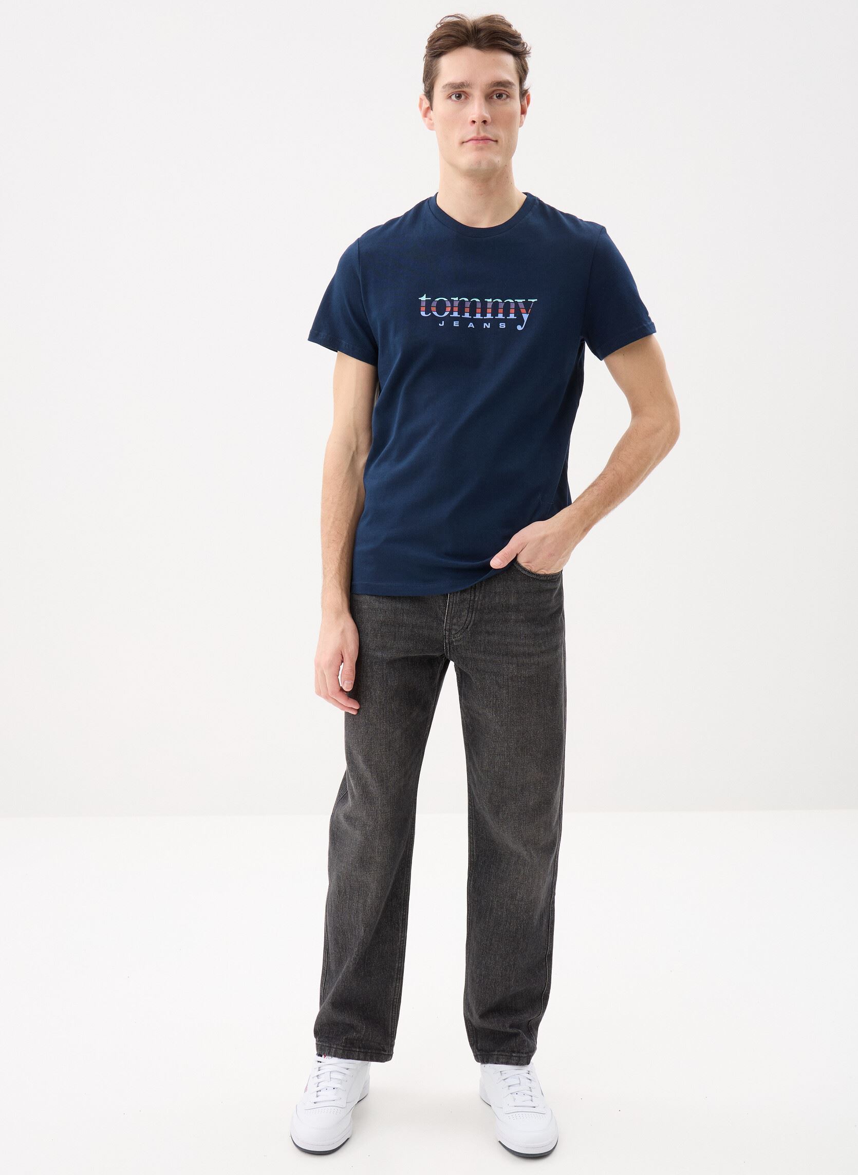 Tee-shirts manches courtes Tjm Slim Entry Dna S homme bleu Tommy Jeans Tee-shirts manches courtes Tjm Slim Entry Dna S homme bleu DARK NIGHT NAVY