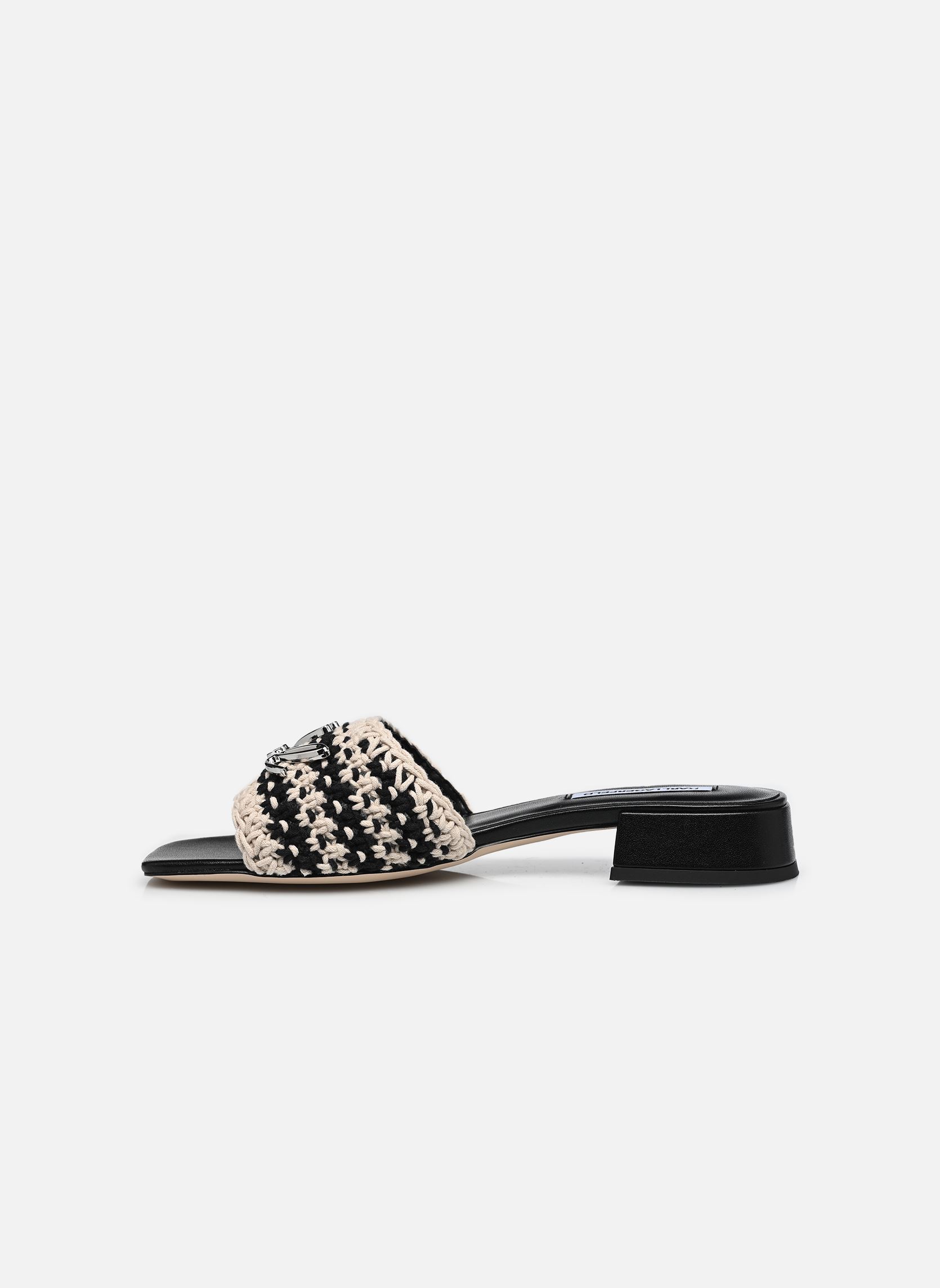 Platte sandalen PETALO II Crochet Signia Slide dames beige Karl Lagerfeld Platte sandalen PETALO II Crochet Signia Slide dames beige Black Knit Text w/Off White
