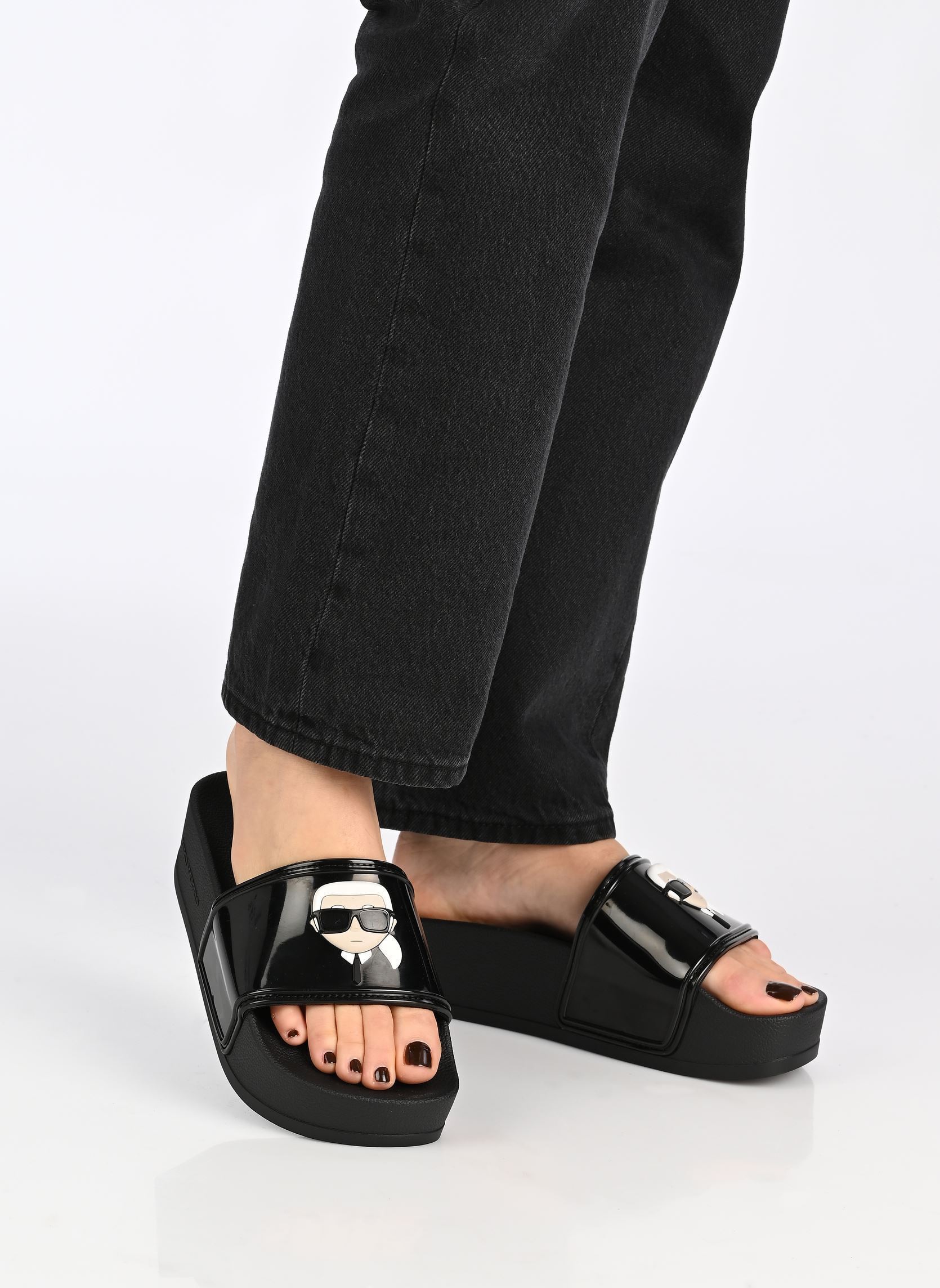 Strandsandalen KONDO MAXI II Karl NFT Shine damen schwarz Karl Lagerfeld Strandsandalen KONDO MAXI II Karl NFT Shine damen schwarz BLACK RUBBER