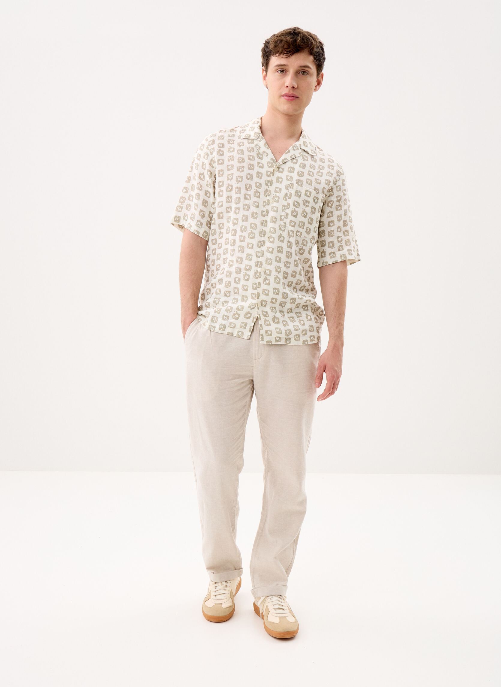 Hemden Oscar AP shirt 14329 heren wit Samsoe Samsoe Hemden Oscar AP shirt 14329 heren wit Bloom Stamp
