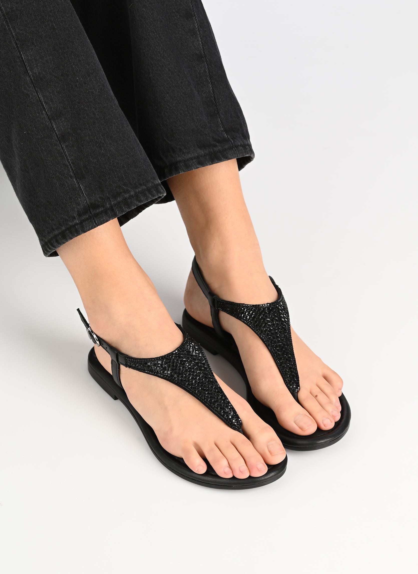 Sandales plates 28132-44 femme noir Tamaris Sandales plates 28132-44 femme noir BLACK GLAM