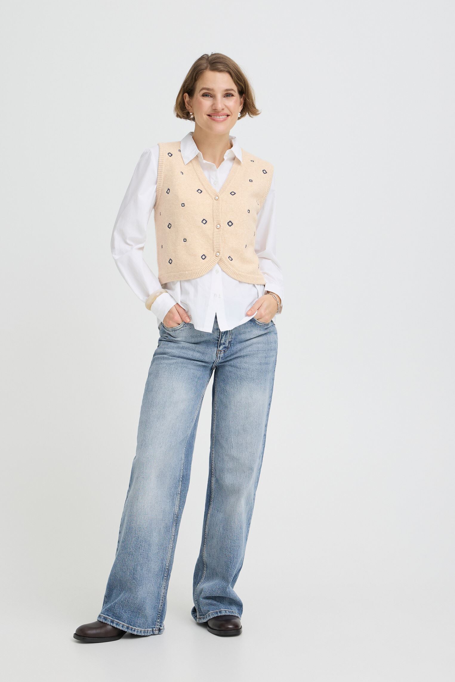 Vesten Bynadika Emb Vest dames beige B-Young Vesten Bynadika Emb Vest dames beige Oyster Gray Geometric Emb