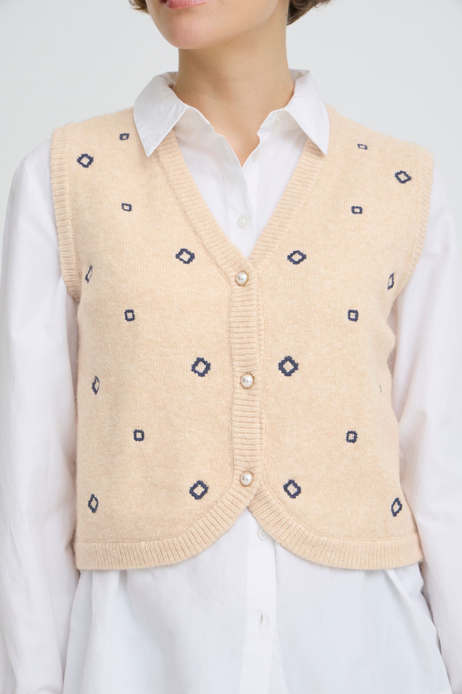 Vesten Bynadika Emb Vest dames beige B-Young Vesten Bynadika Emb Vest dames beige Oyster Gray Geometric Emb