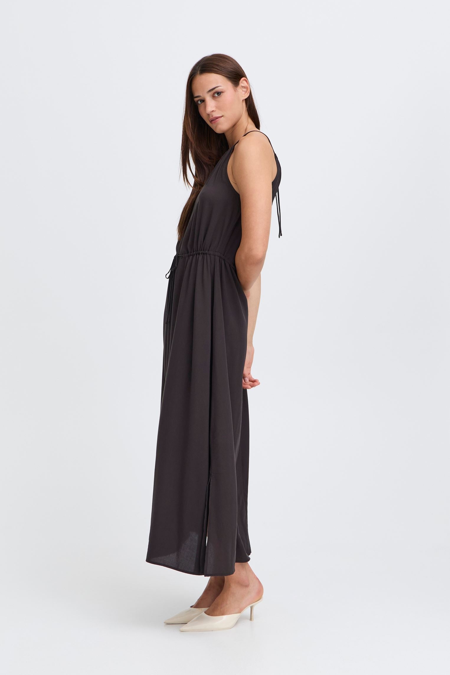 Lange Kleider Bymmjoella Slip Dress 5 damen schwarz B-Young Lange Kleider Bymmjoella Slip Dress 5 damen schwarz Meteorite