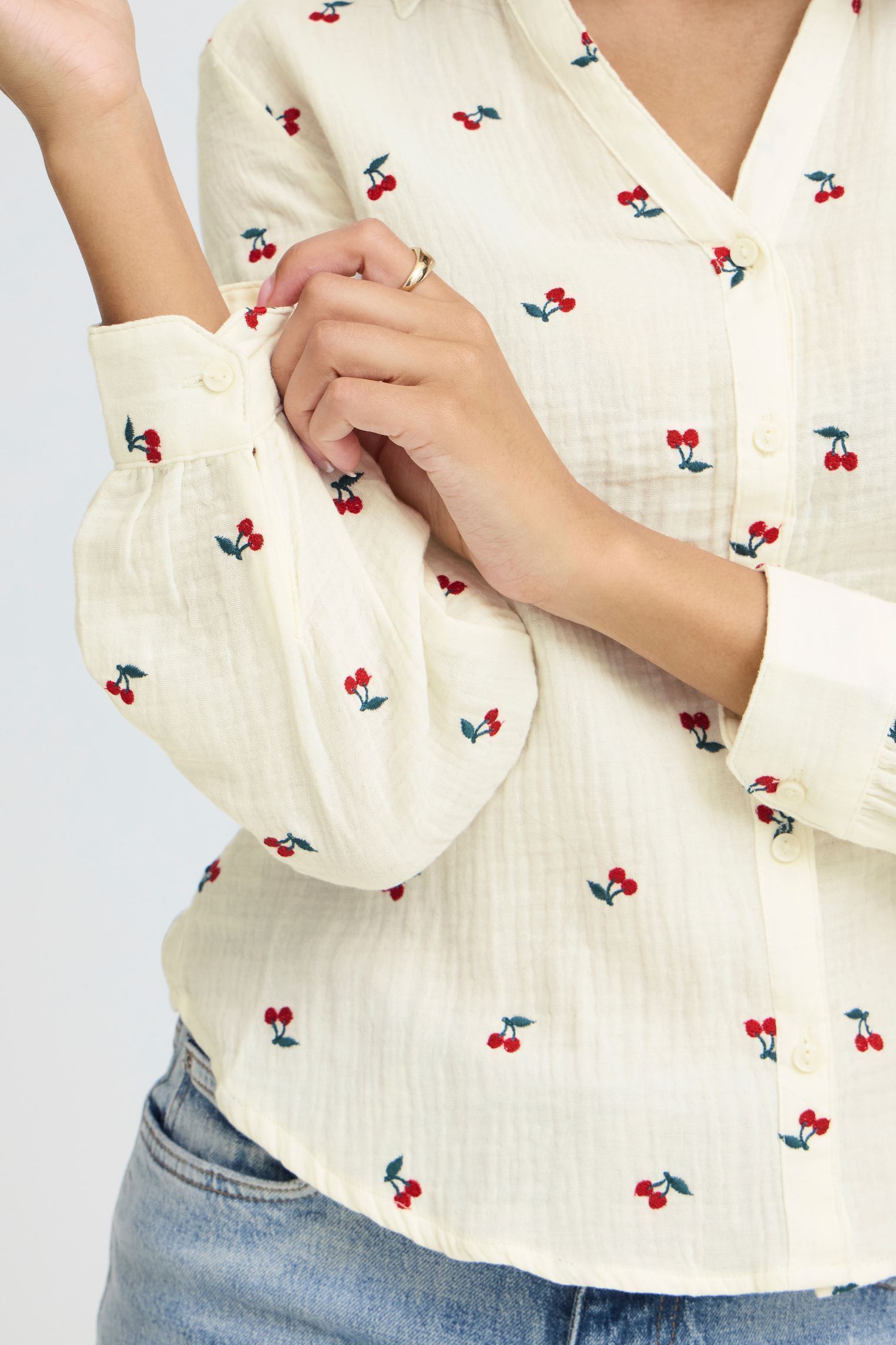 Hemden Byiberlin Emb Shirt dames wit B-Young Hemden Byiberlin Emb Shirt dames wit Cerise Emb Marshmallow