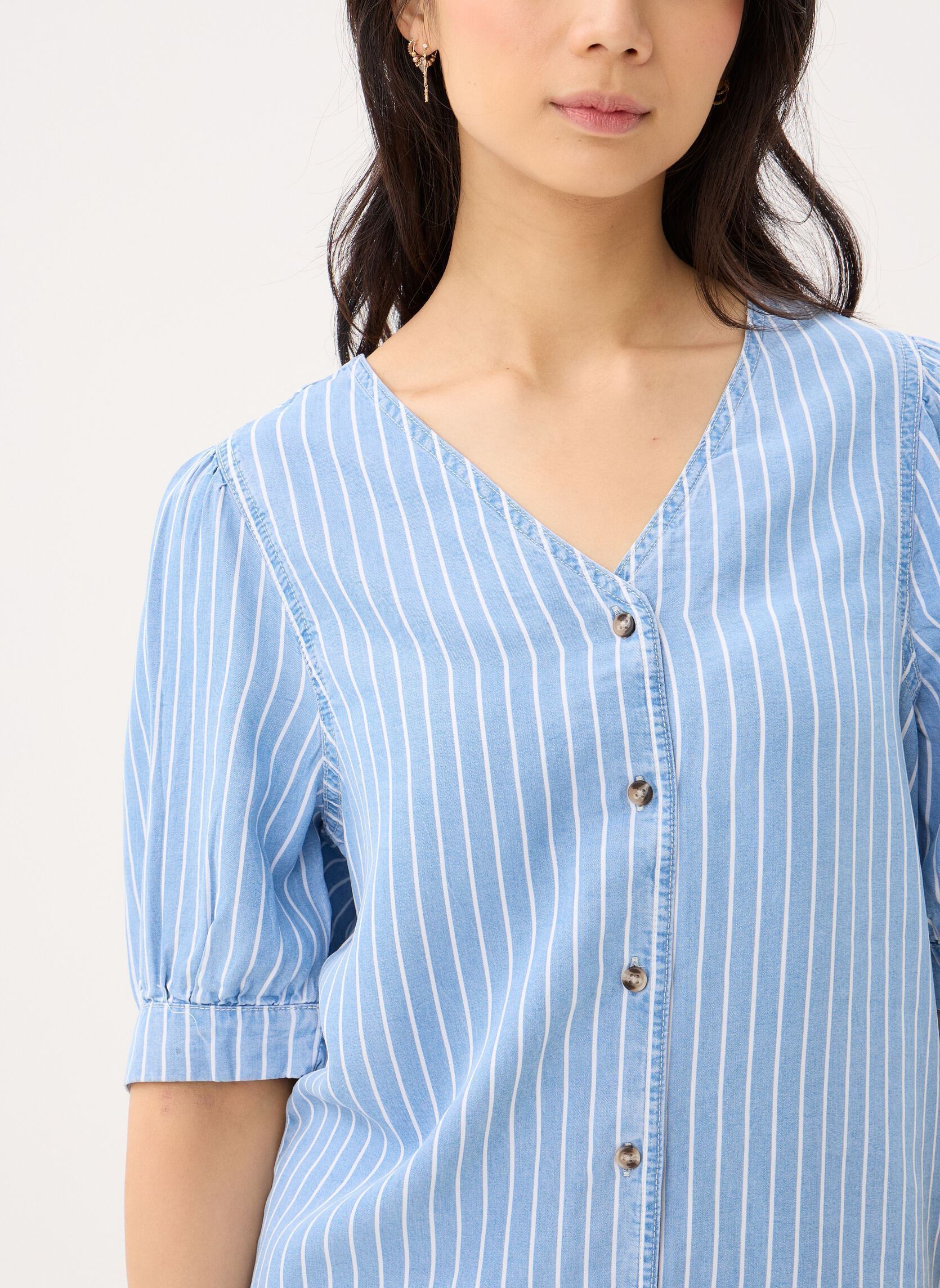 Chemises Bykosmo V Ss Shirt femme bleu B-Young Chemises Bykosmo V Ss Shirt femme bleu Light Blue Denim Stripe