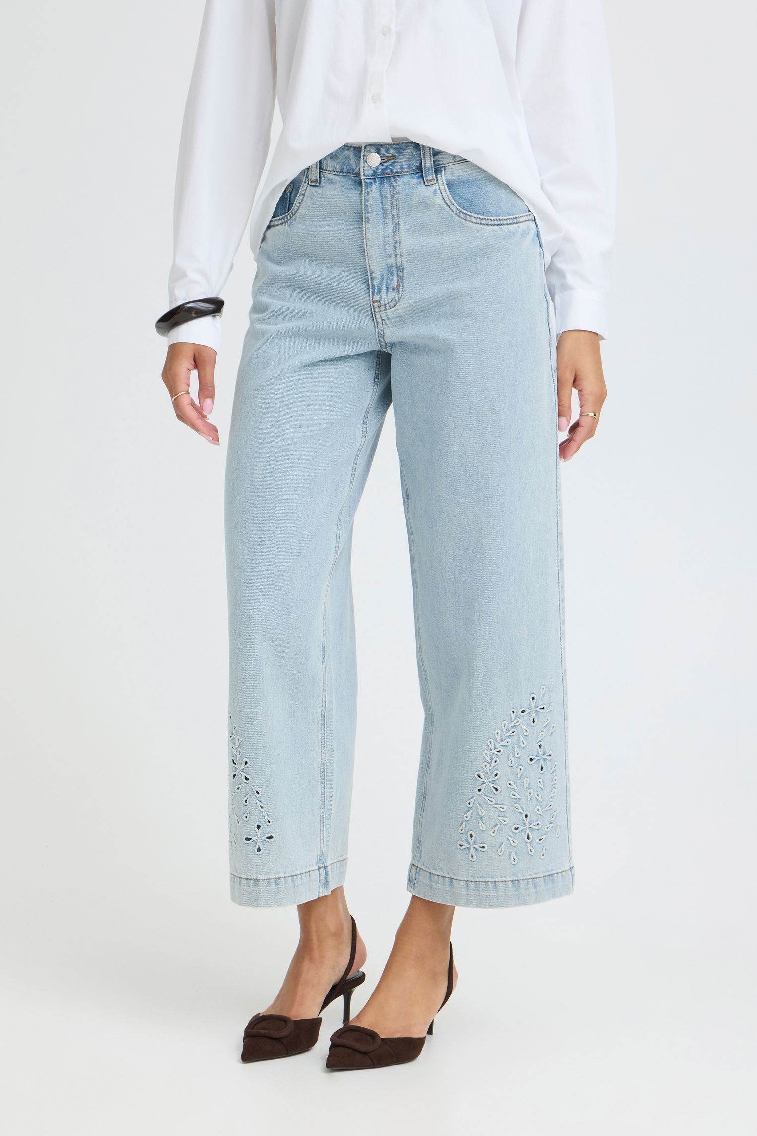 Jeans droit Bykielo Emb Jeans femme bleu B-Young Jeans droit Bykielo Emb Jeans femme bleu LIGTH BLUE DENIM