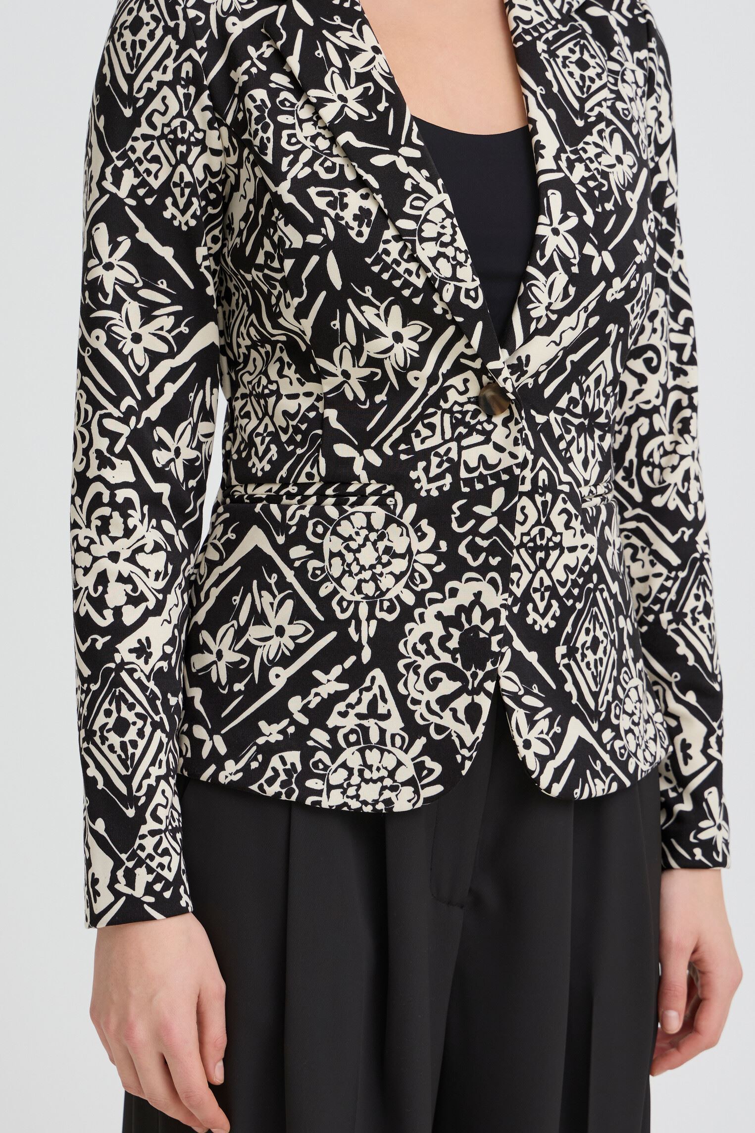 Vestes de blazer Ihkate Print Bl29 femme noir Ichi Vestes de blazer Ihkate Print Bl29 femme noir Black Graphic Patchwork
