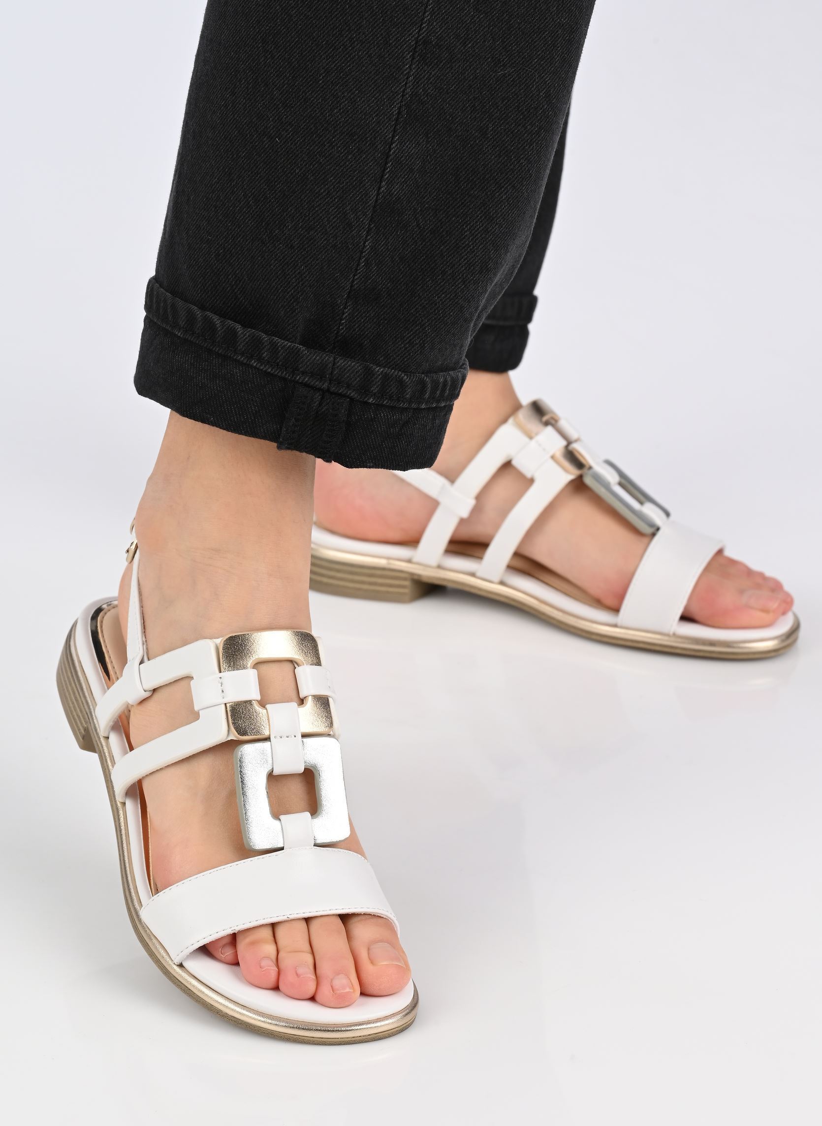 Platte sandalen 28106-44 dames wit Marco Tozzi Platte sandalen 28106-44 dames wit WHITE COMB