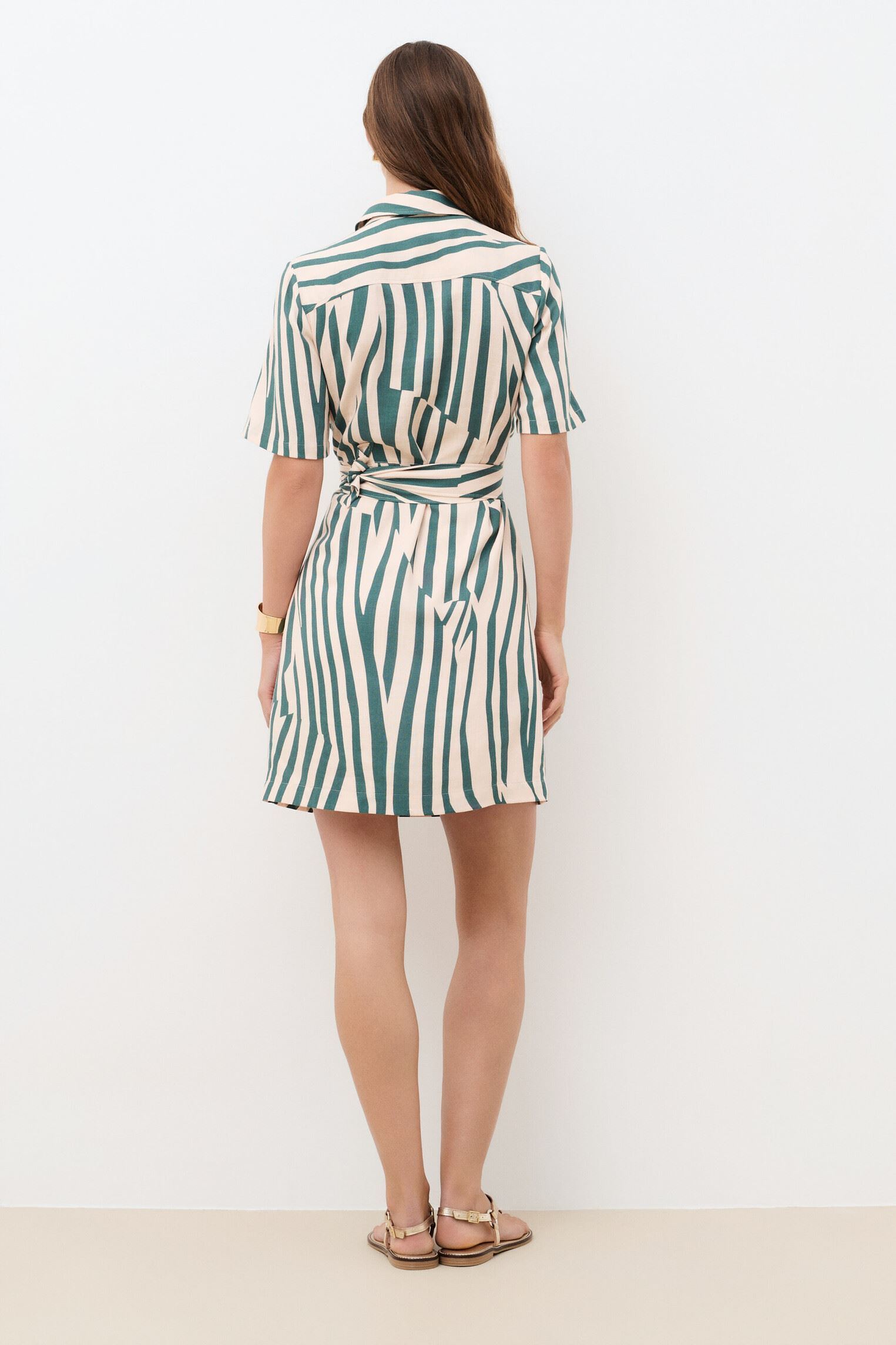 Robes 261R-RLEONA3 femme blanc Caroll Robes 261R-RLEONA3 femme blanc CRLIMP/PE26/ZEBRE/GEO/VERT