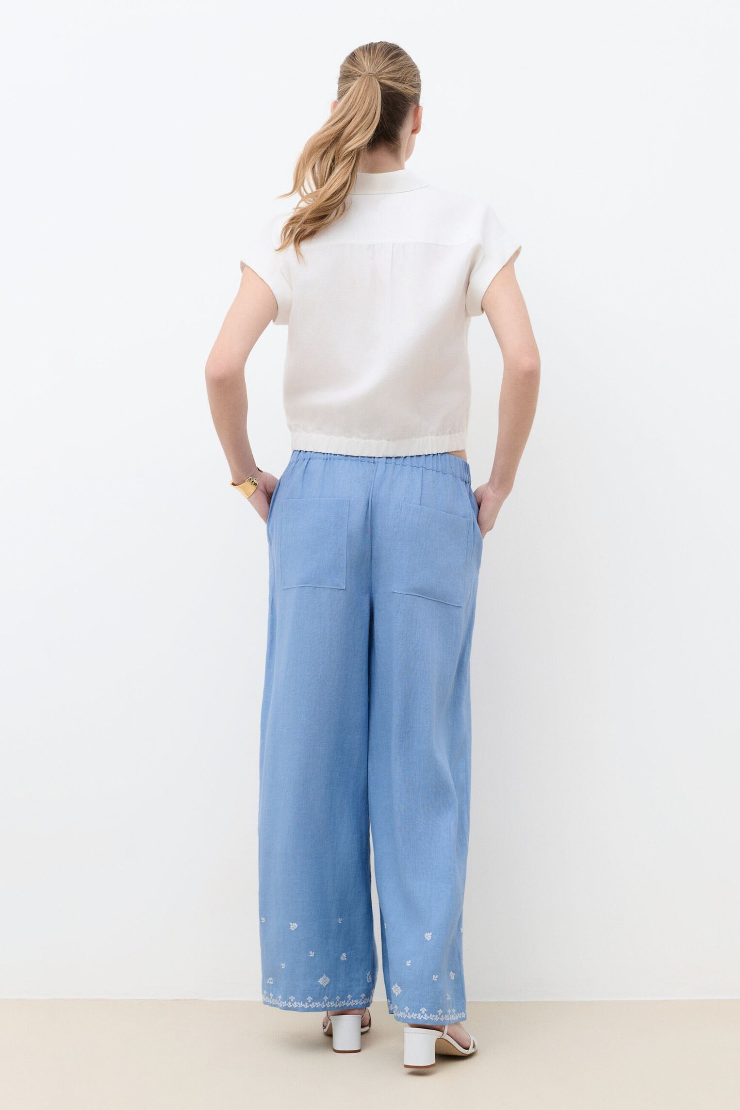 Hemden 261C-CLIVIOBRODERIE dames wit Caroll Hemden 261C-CLIVIOBRODERIE dames wit LUCENT WHITE