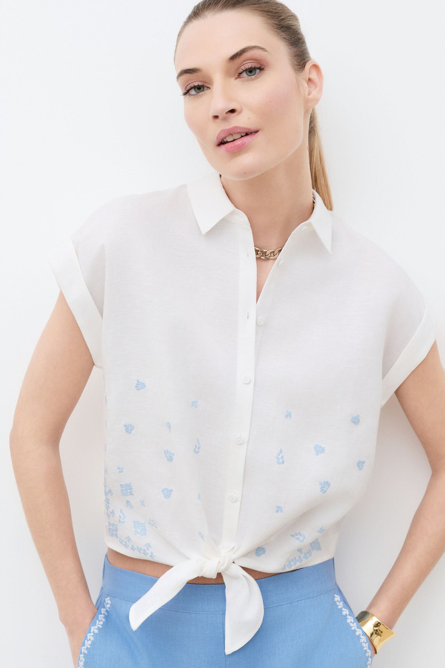 Hemden 261C-CLIVIOBRODERIE dames wit Caroll Hemden 261C-CLIVIOBRODERIE dames wit LUCENT WHITE