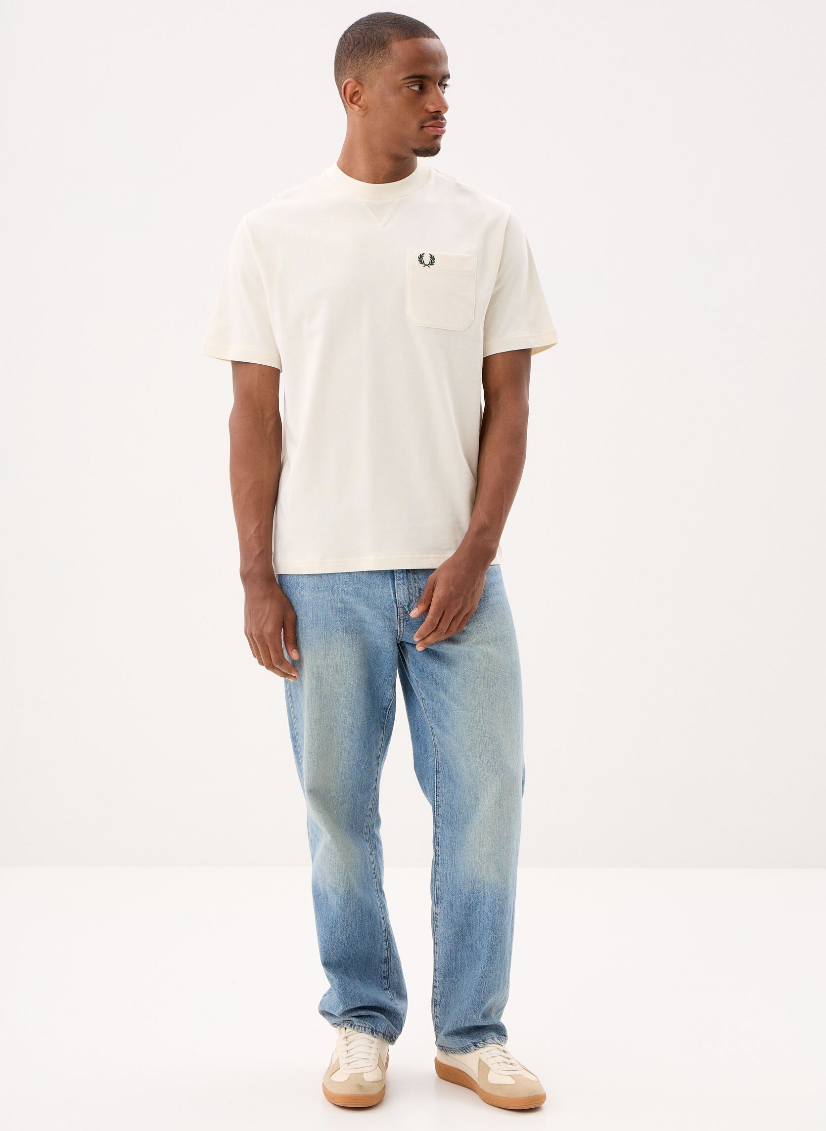 Tee-shirts manches courtes Pocket Detail T-Shirt homme blanc Fred Perry Tee-shirts manches courtes Pocket Detail T-Shirt homme blanc Ecru