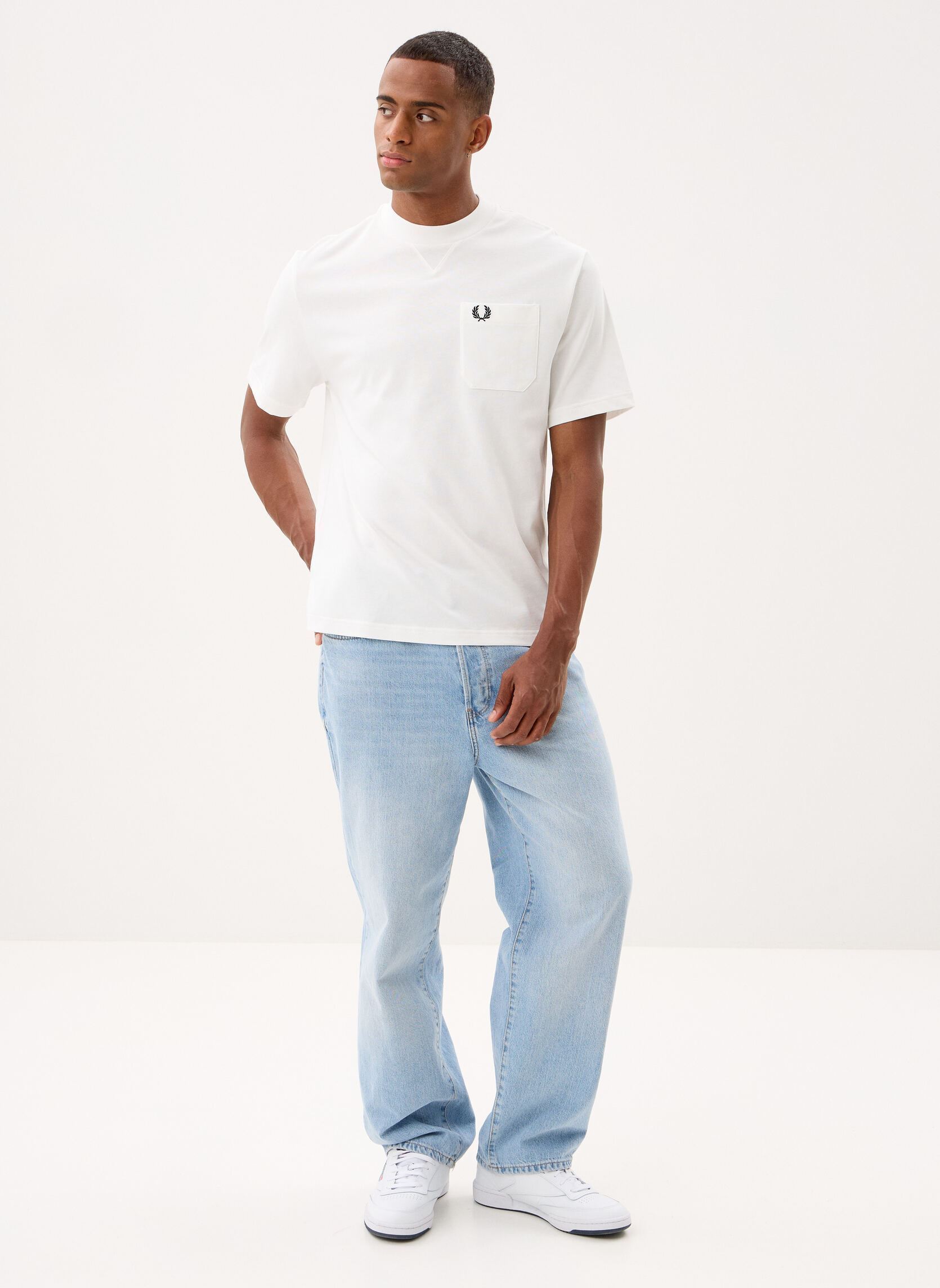 Kurzarm-T-Shirts Pocket Detail T-Shirt herren weiß Fred Perry Kurzarm-T-Shirts Pocket Detail T-Shirt herren weiß Snow white