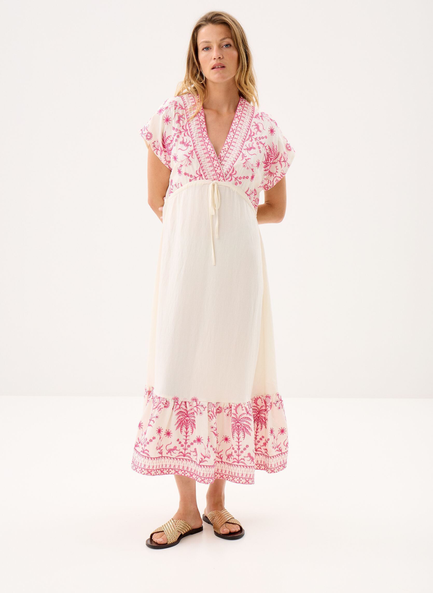 Robes longues Ladies Woven Dress LA1905EE femme blanc Molly Bracken Robes longues Ladies Woven Dress LA1905EE femme blanc OFFWHITE/PINK