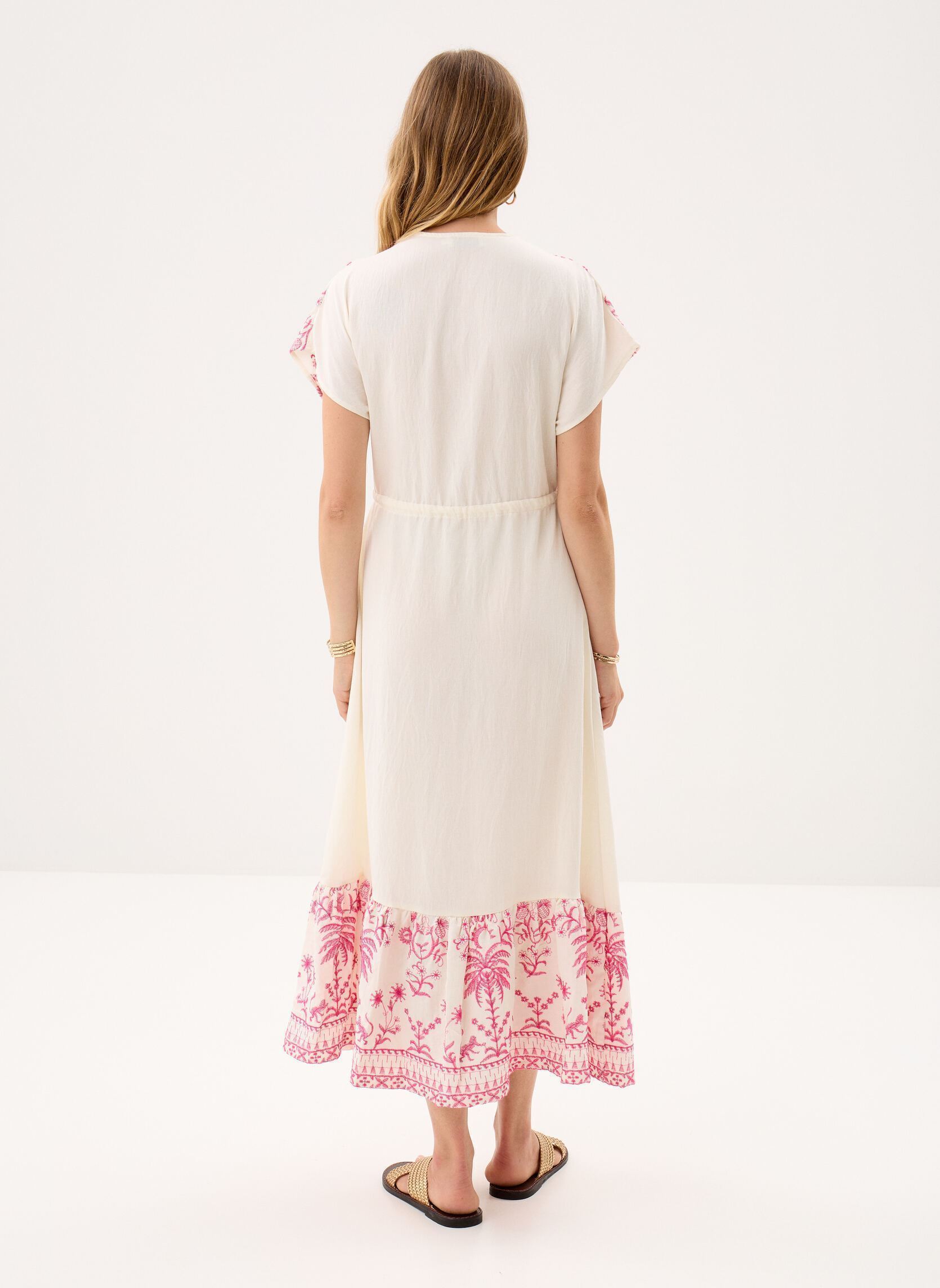 Robes longues Ladies Woven Dress LA1905EE femme blanc Molly Bracken Robes longues Ladies Woven Dress LA1905EE femme blanc OFFWHITE/PINK