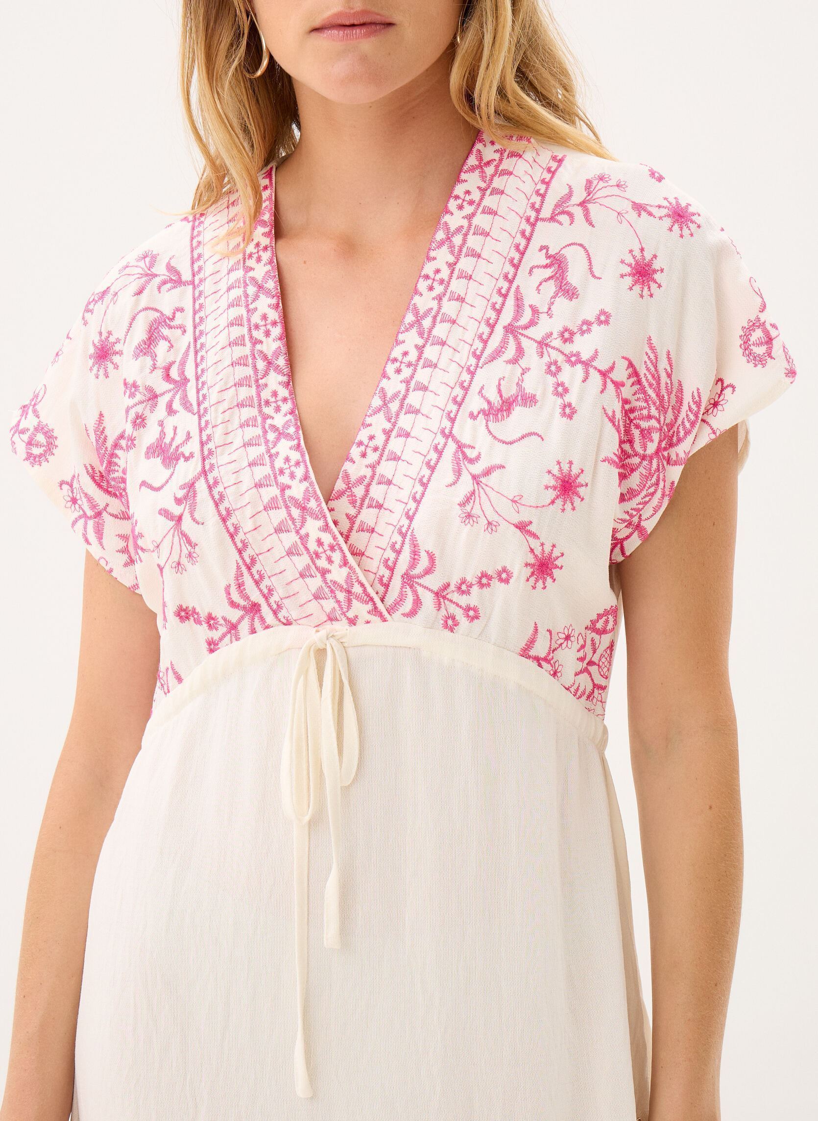 Robes longues Ladies Woven Dress LA1905EE femme blanc Molly Bracken Robes longues Ladies Woven Dress LA1905EE femme blanc OFFWHITE/PINK