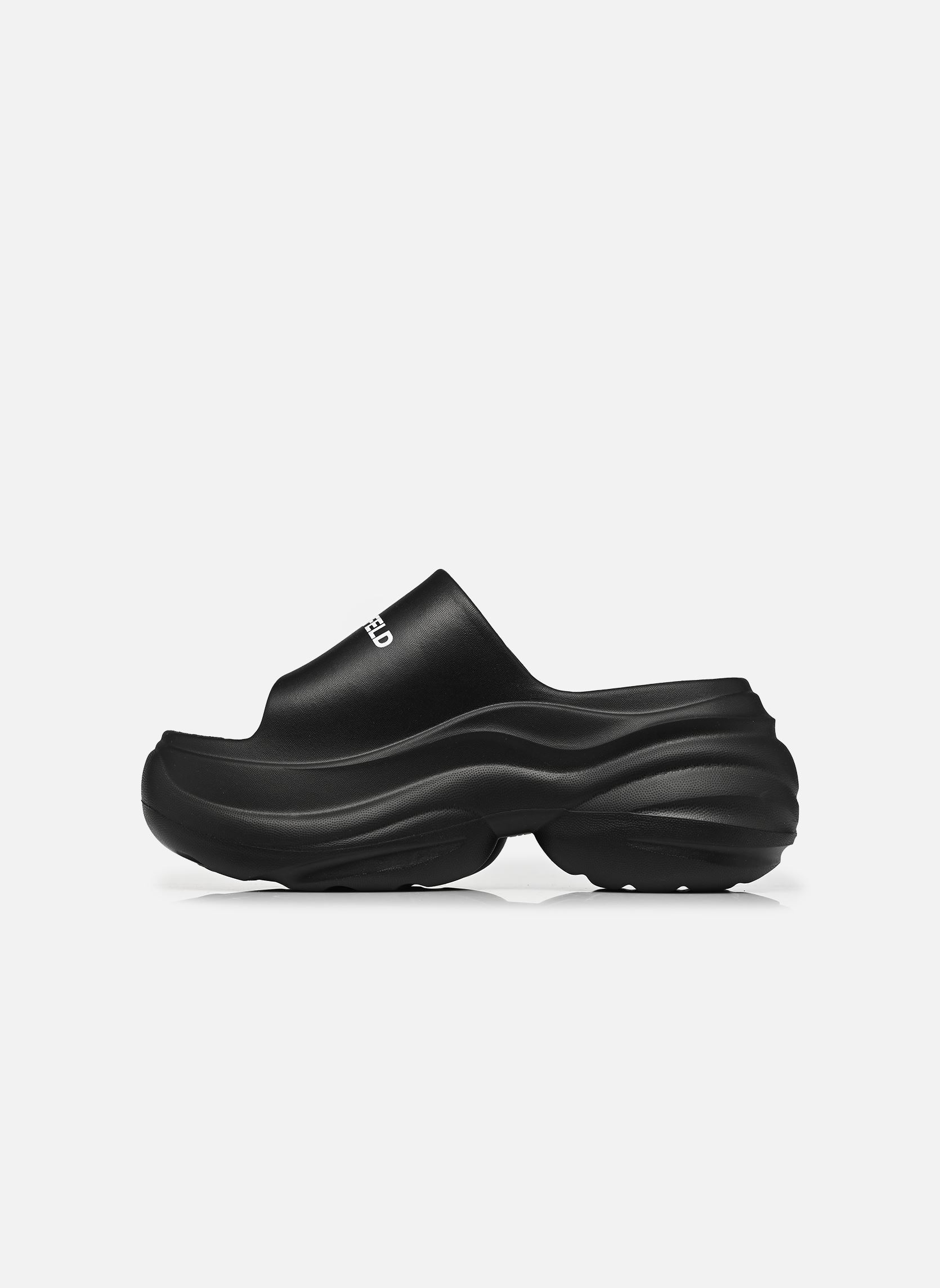 Sandales de plage KONTOUR SLIDE Karl Logo Slider femme noir Karl Lagerfeld Sandales de plage KONTOUR SLIDE Karl Logo Slider femme noir BLACK RUBBER
