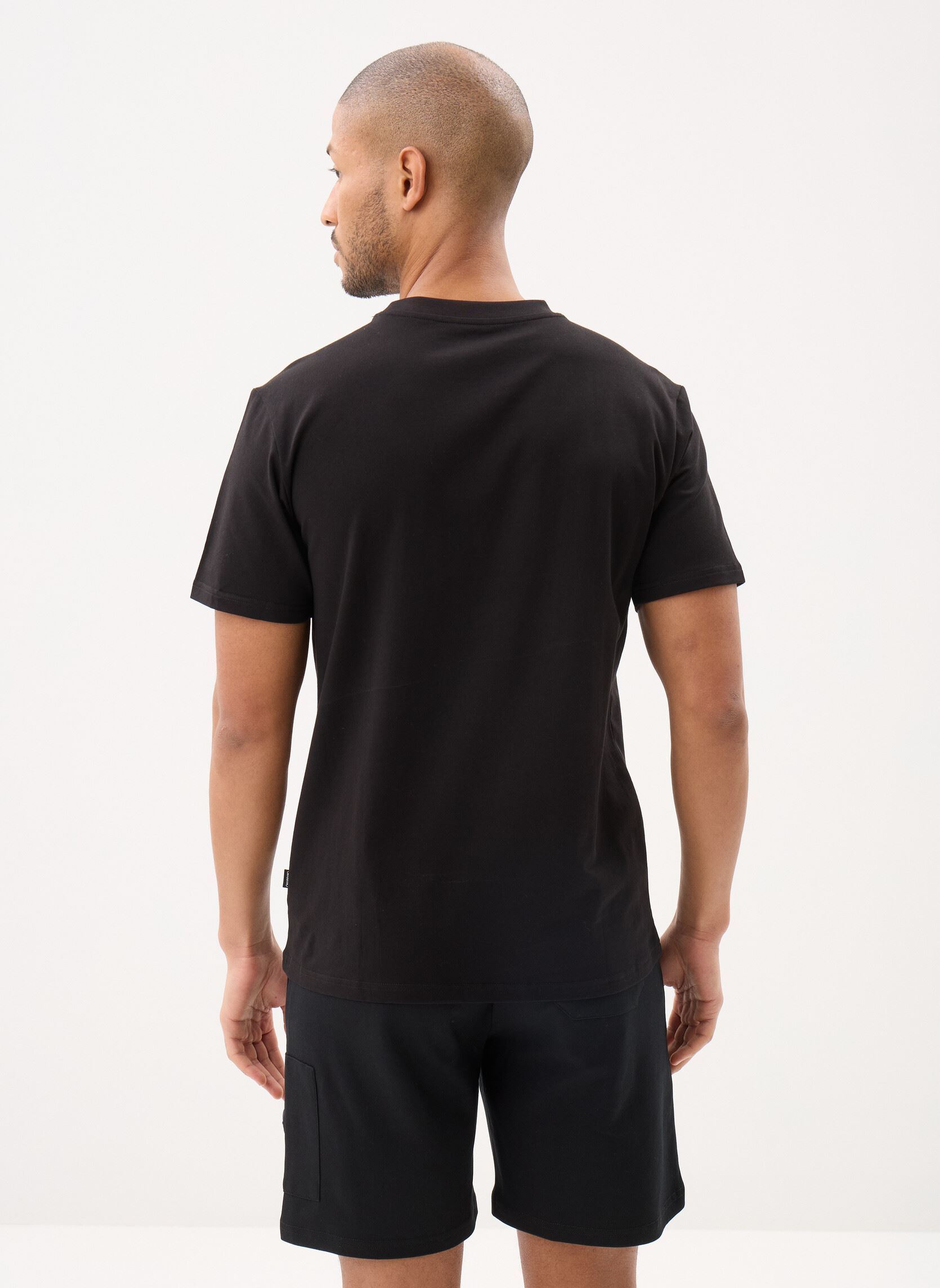 Tee-shirts manches courtes 63201 homme noir Chabrand Tee-shirts manches courtes 63201 homme noir CO199