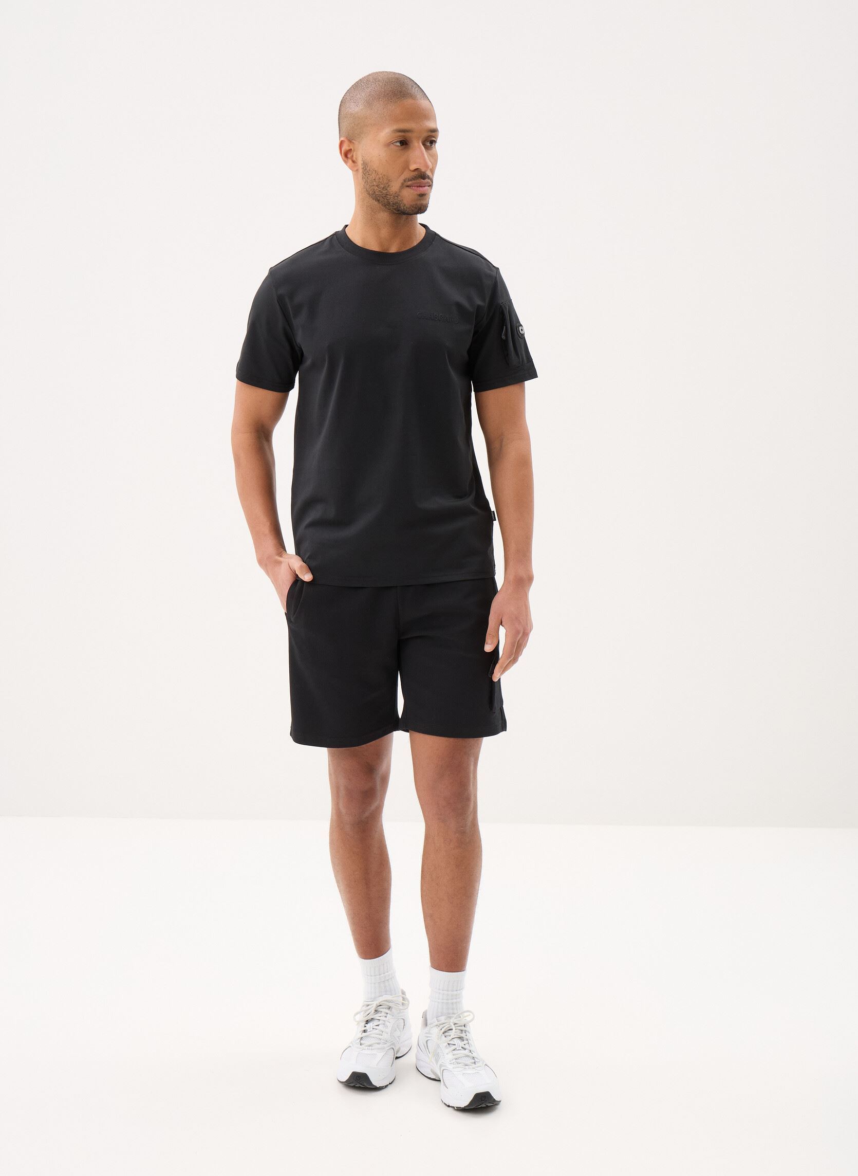 Tee-shirts manches courtes 63209 homme noir Chabrand Tee-shirts manches courtes 63209 homme noir CO100